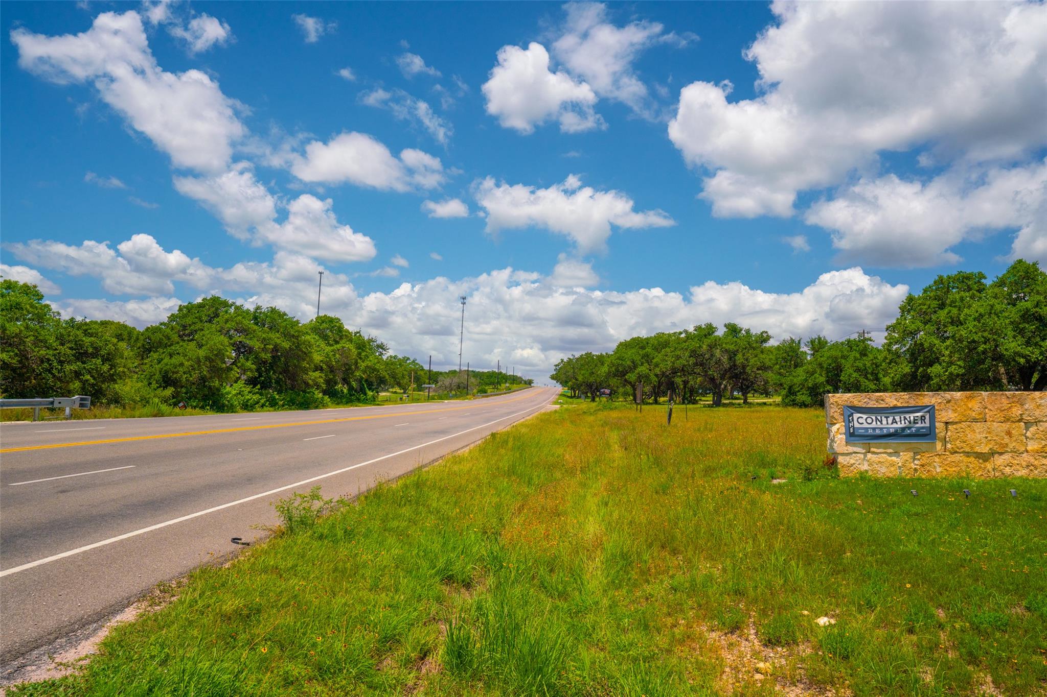 8502 E Us 290 Property Photo 2