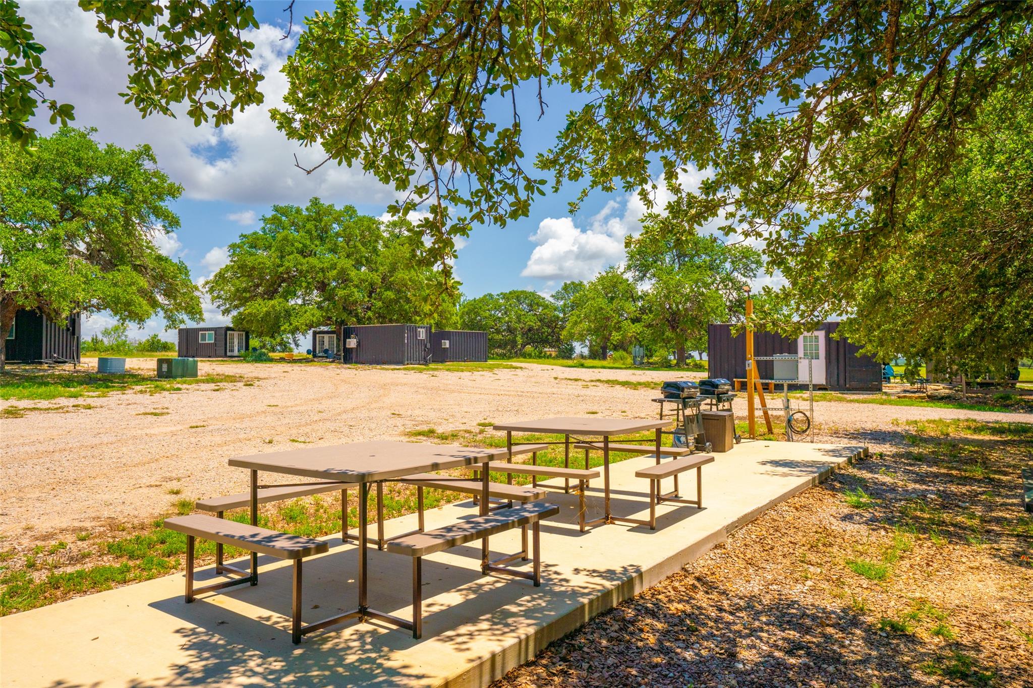 8502 E Us 290 Property Photo 3
