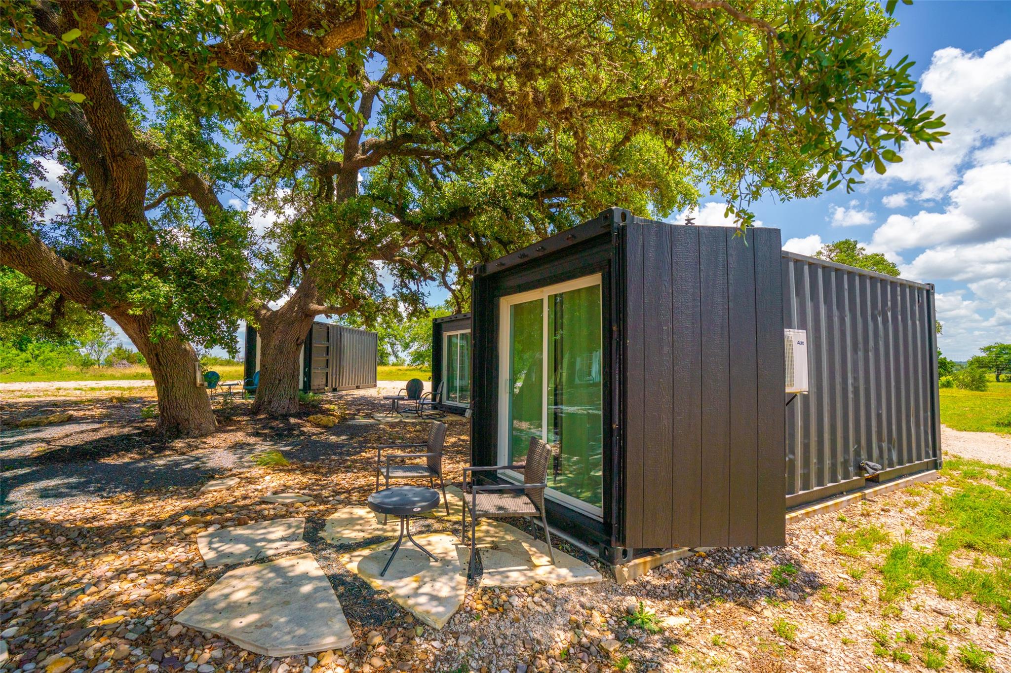 8502 E Us 290 Property Photo 5