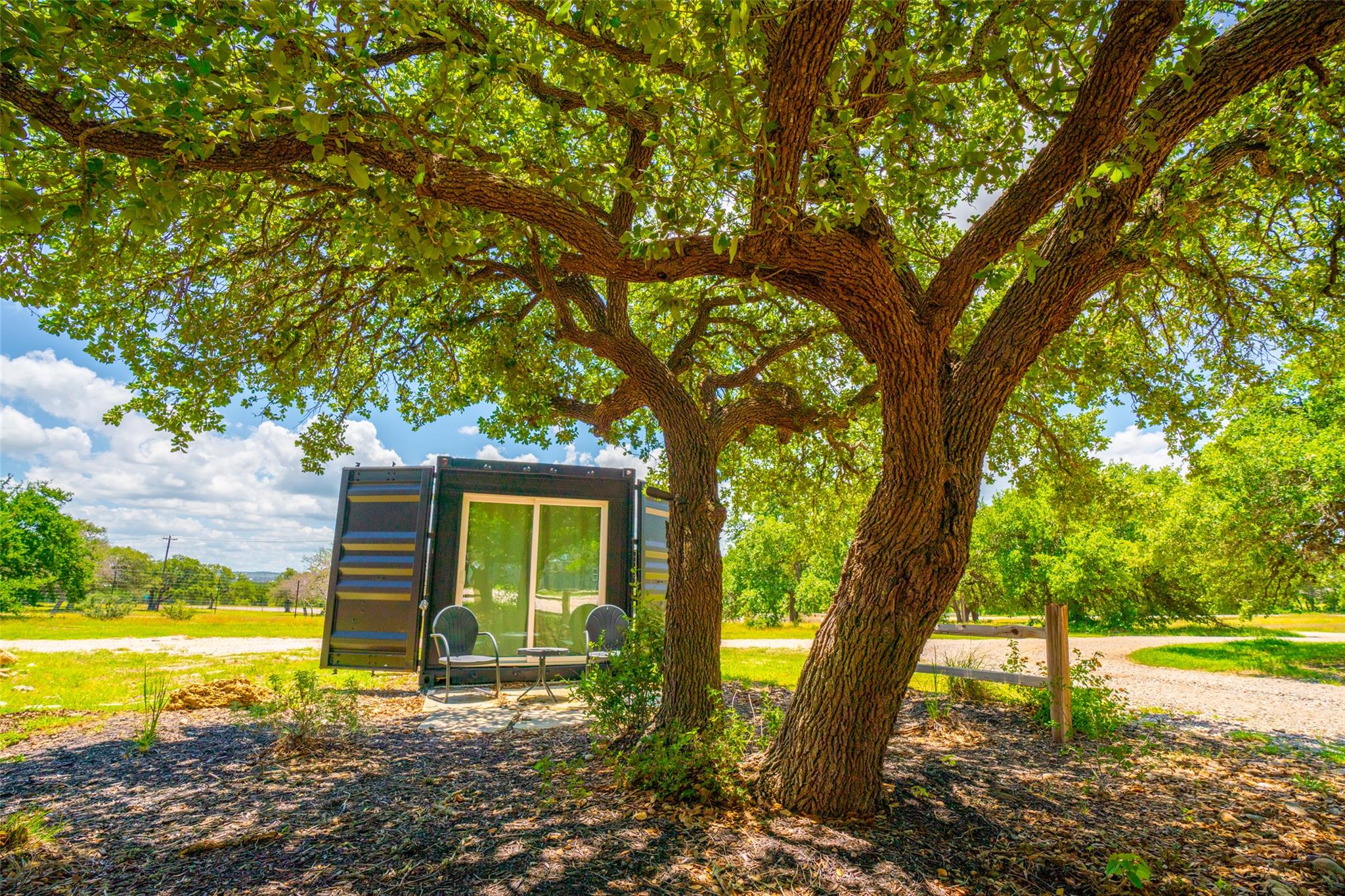8502 E Us 290 Property Photo 6