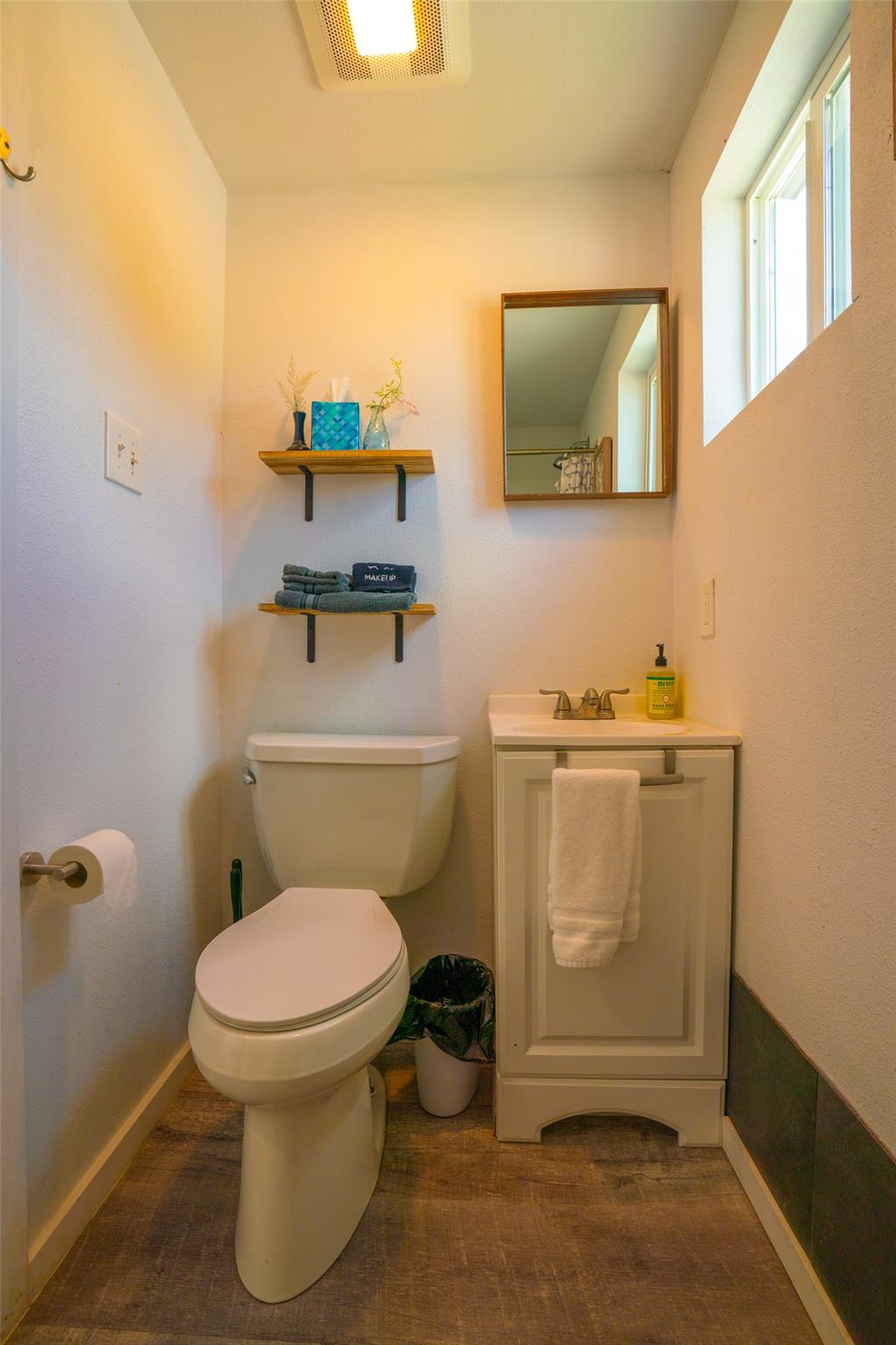 8502 E Us 290 Property Photo 11