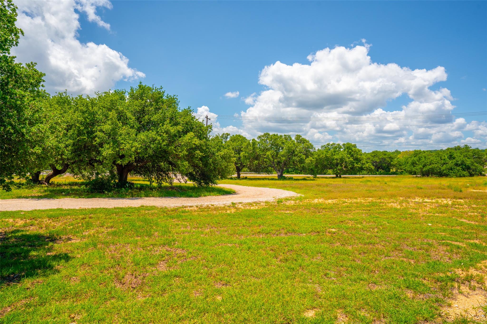 8502 E Us 290 Property Photo 18
