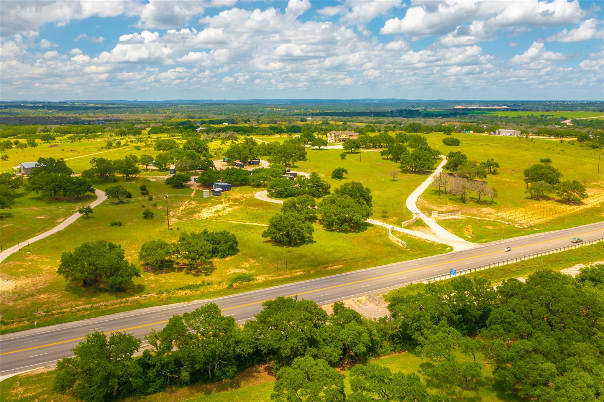 8502 E Us 290 Property Photo 21