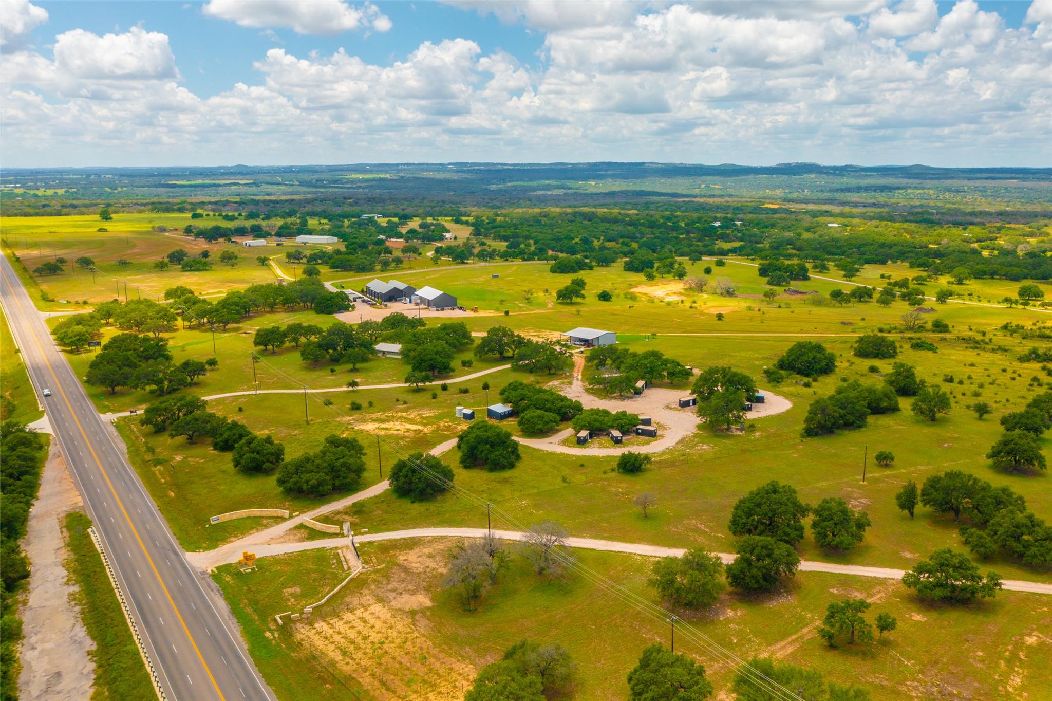 8502 E Us 290 Property Photo 23
