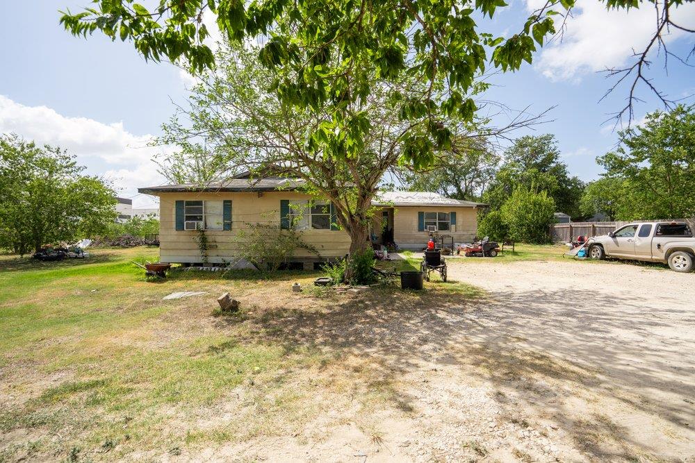 180 Reyna Ln Property Photo 8