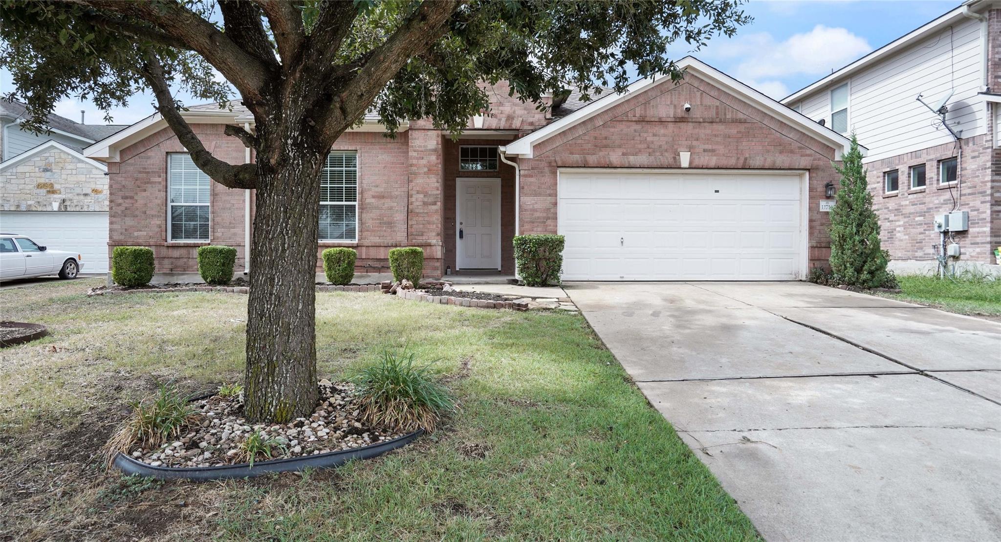 11716 Dunblane Way Property Photo 2