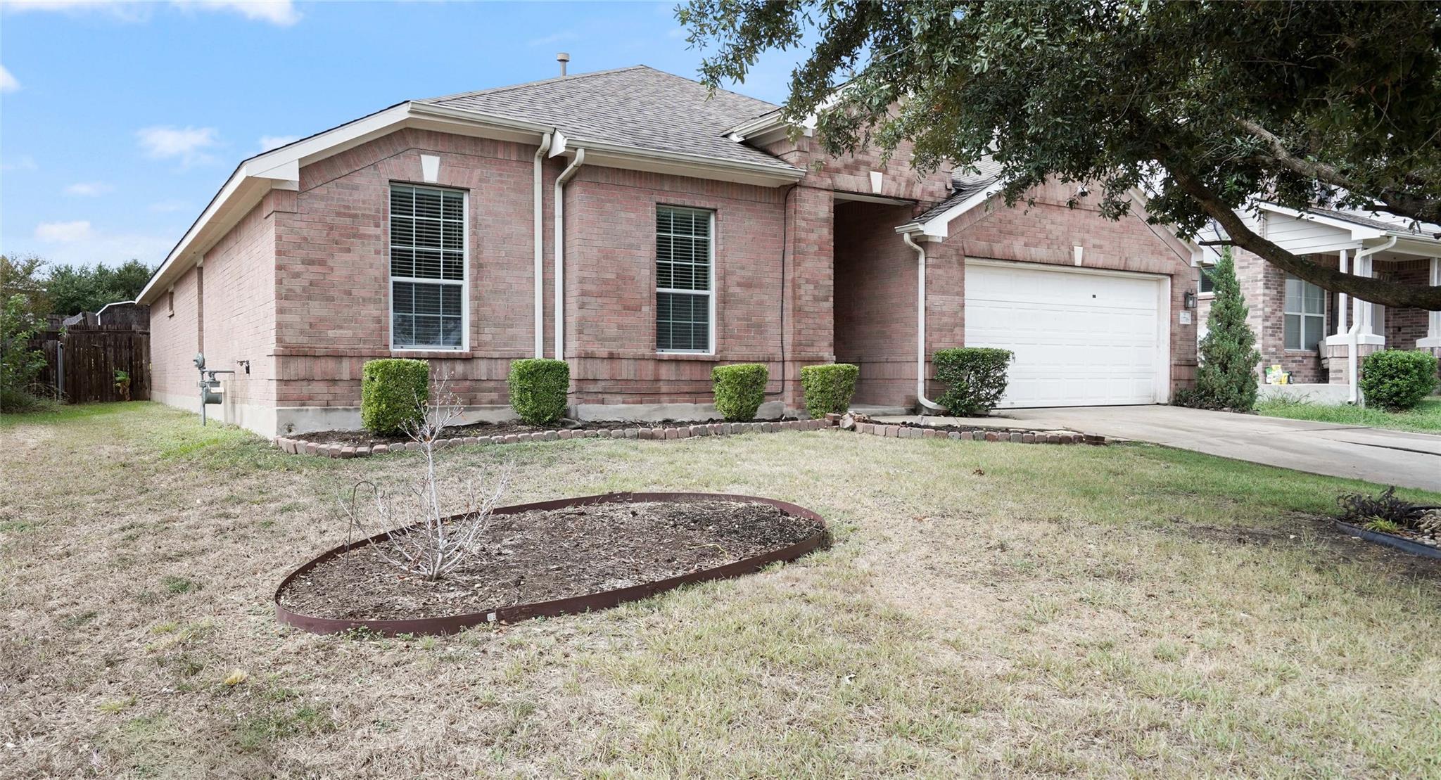 11716 Dunblane Way Property Photo 4