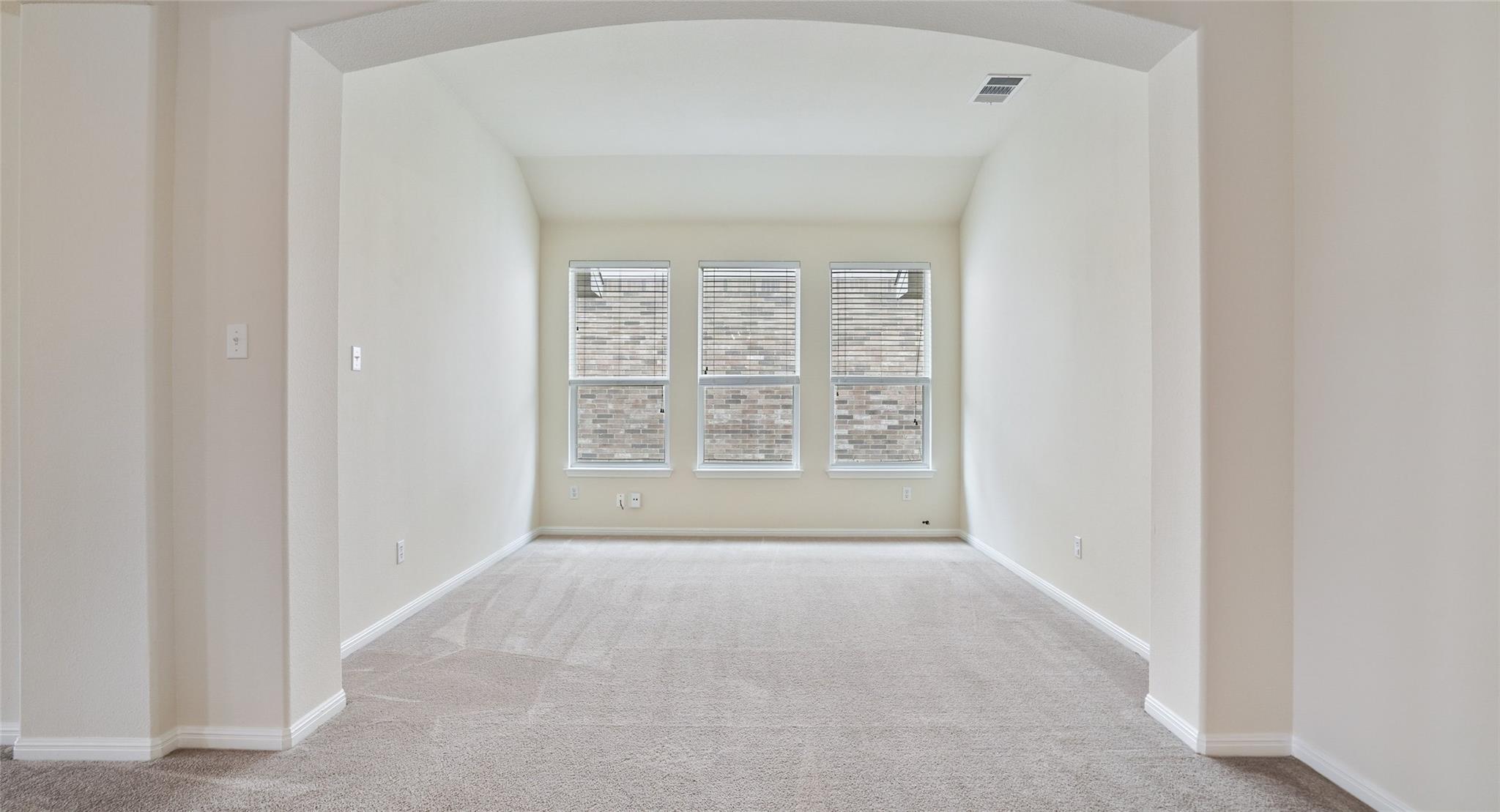 11716 Dunblane Way Property Photo 8