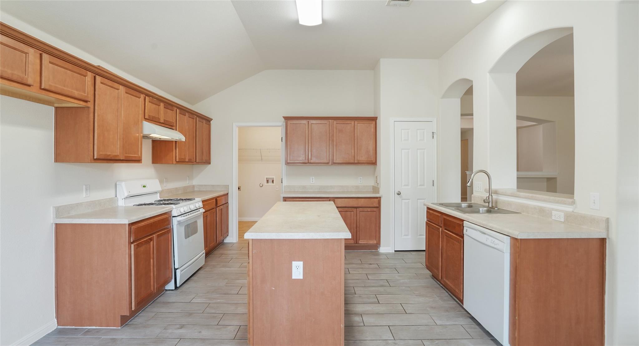 11716 Dunblane Way Property Photo 13