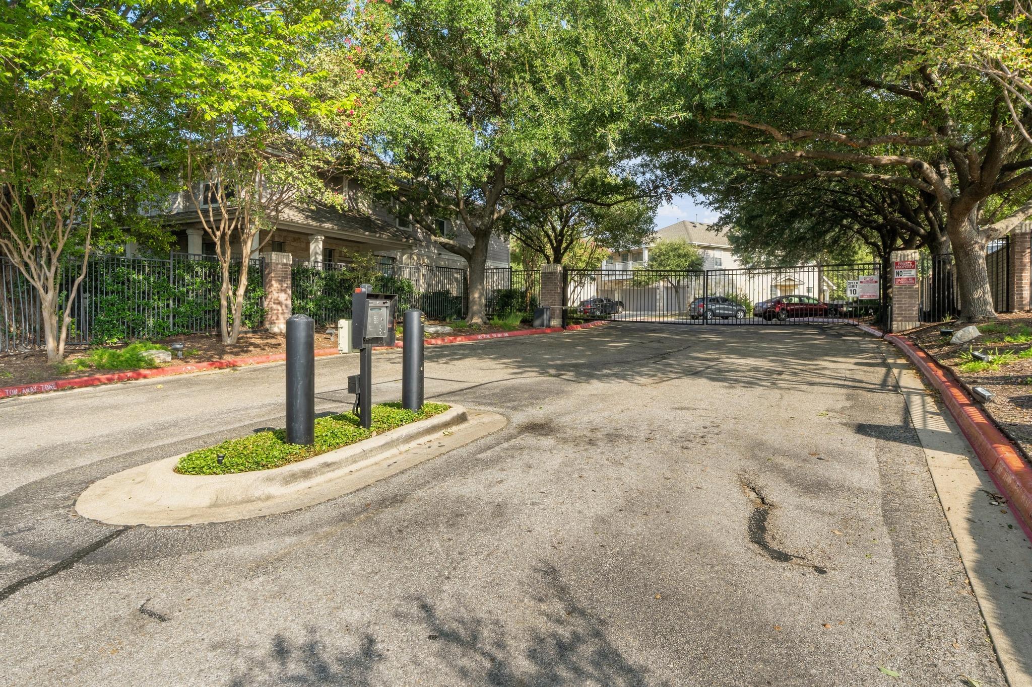 1900 Scofield Ridge Pkwy #202 Property Photo 6