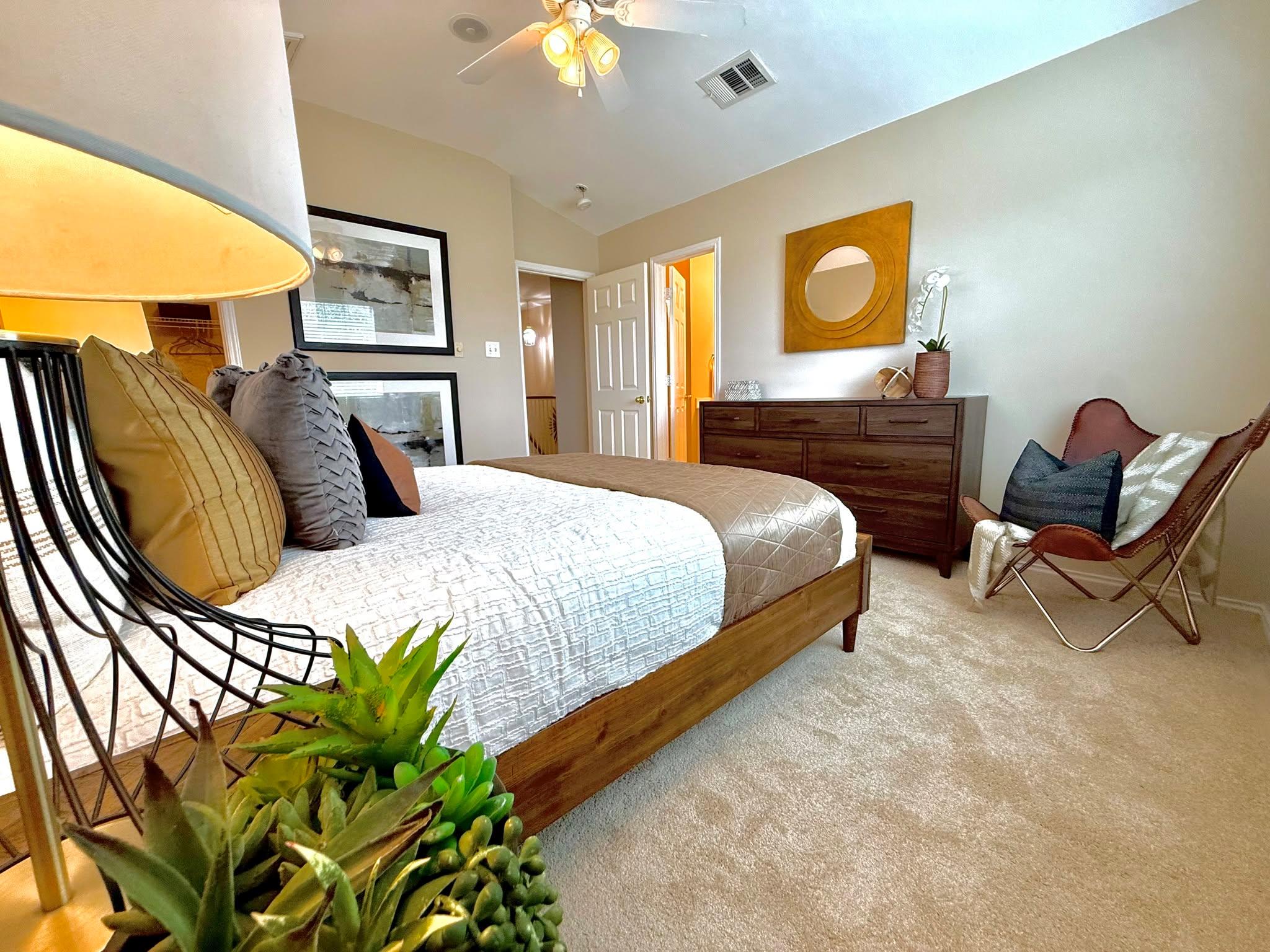 1900 Scofield Ridge Pkwy #202 Property Photo 16