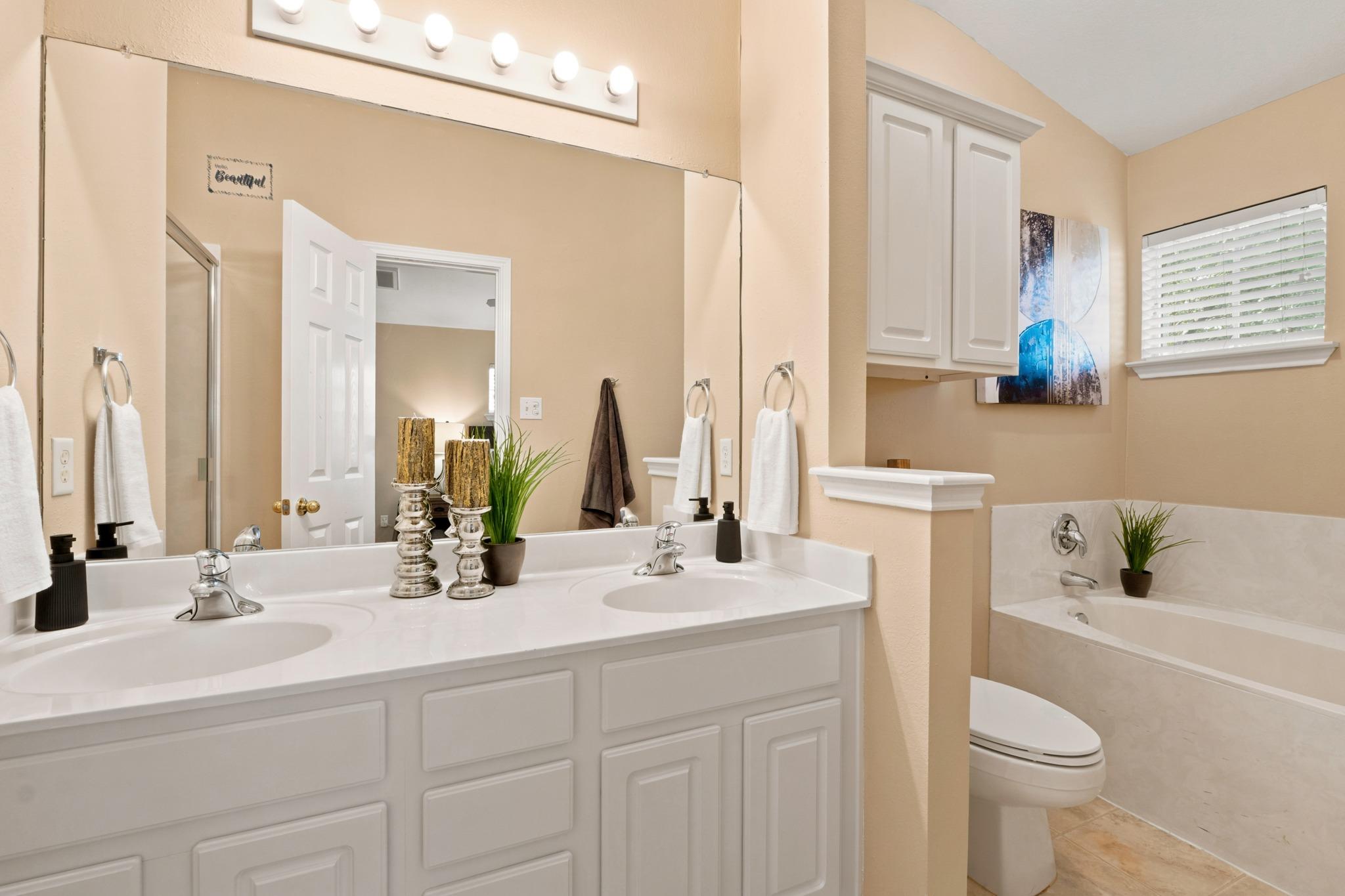 1900 Scofield Ridge Pkwy #202 Property Photo 18