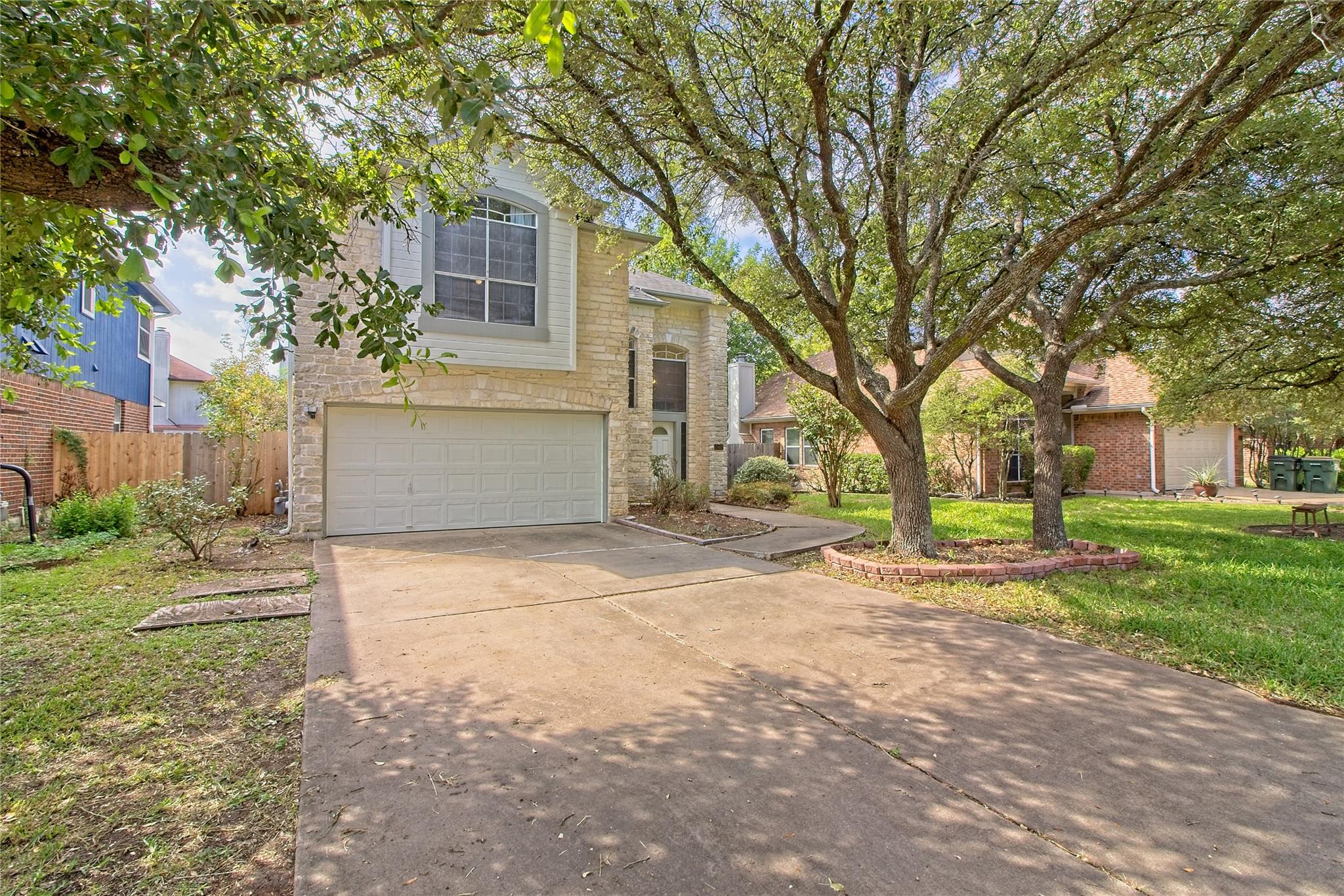 13421 Tossa Ln Property Photo 2