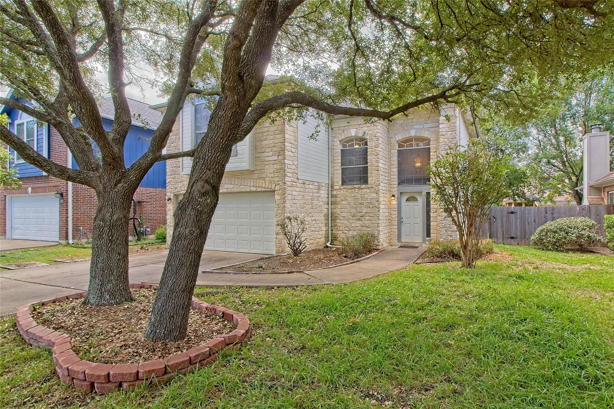 13421 Tossa Ln Property Photo 3