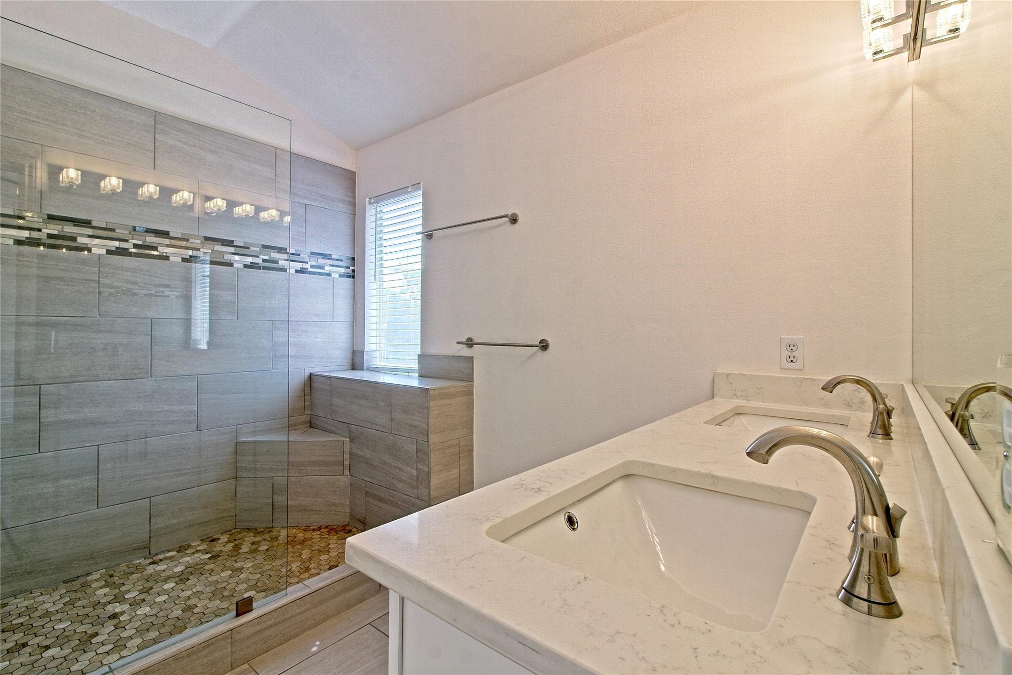 13421 Tossa Ln Property Photo 4