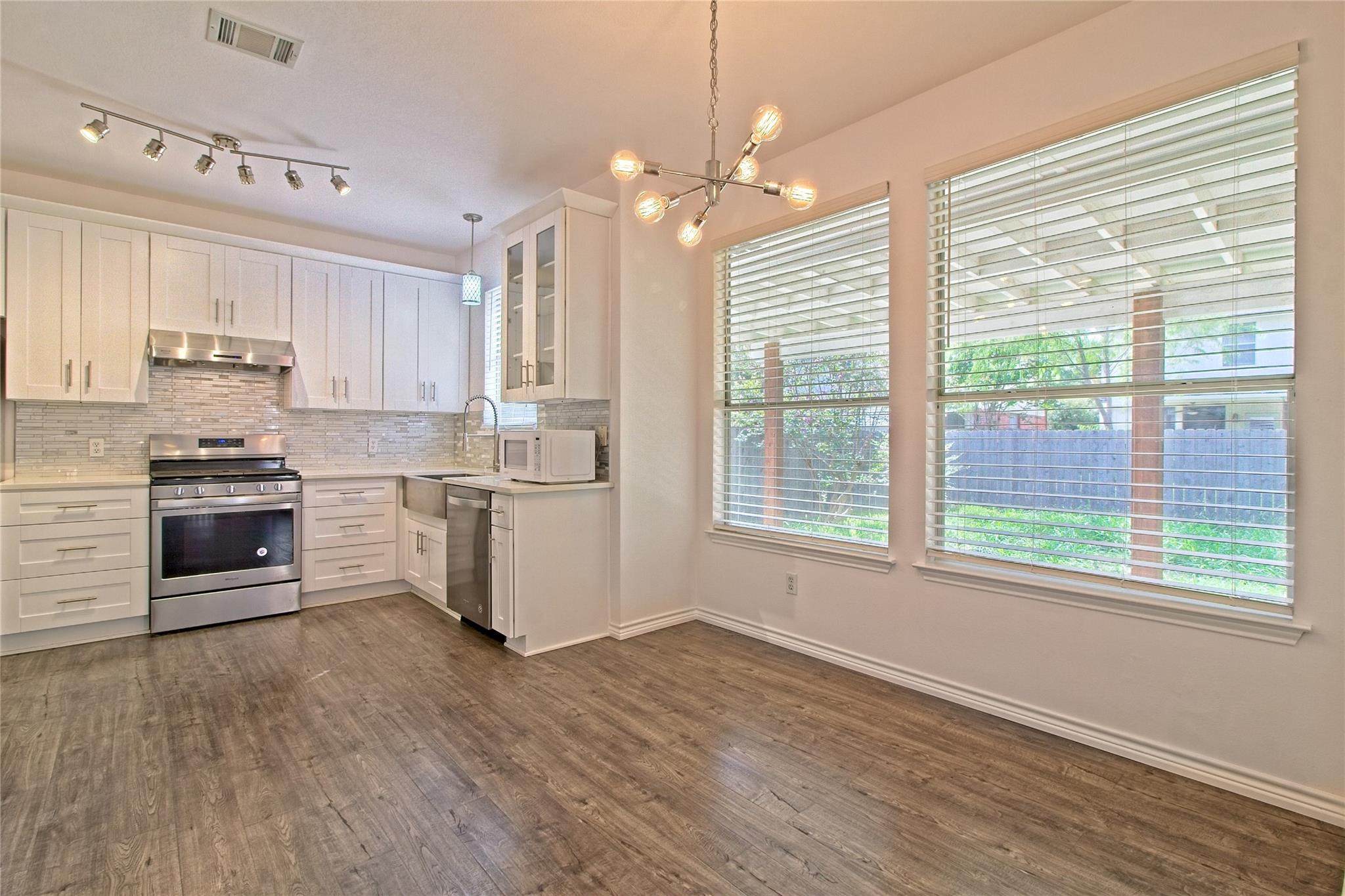 13421 Tossa Ln Property Photo 6