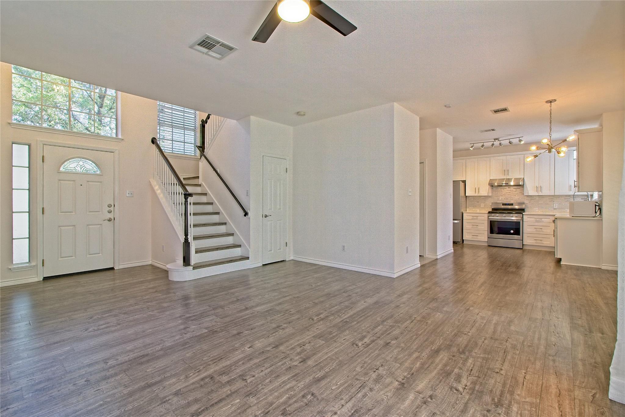 13421 Tossa Ln Property Photo 10