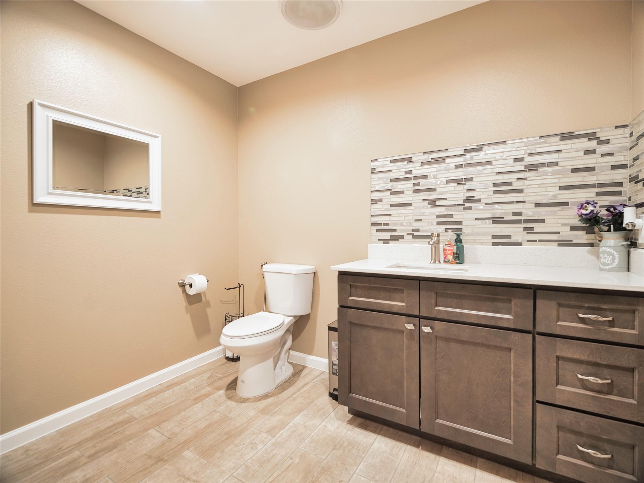 109 Alamirah Dr Property Photo 18