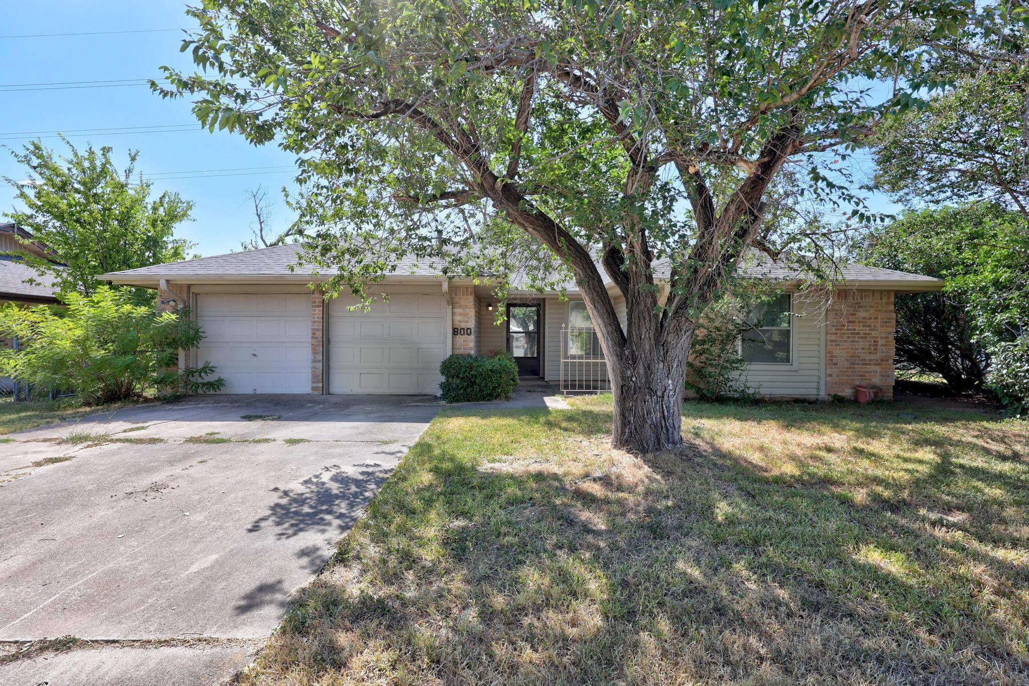 800 E Central Dr Property Photo 2