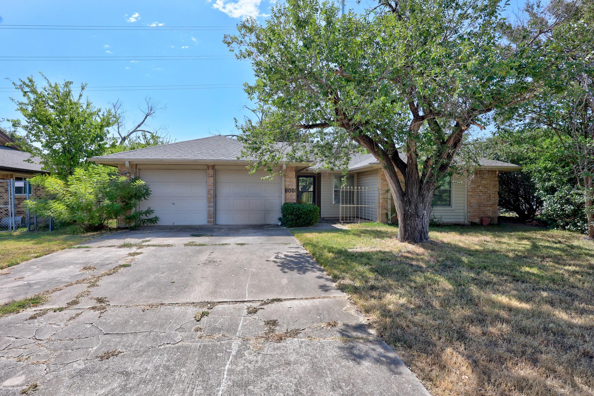 800 E Central Dr Property Photo 3