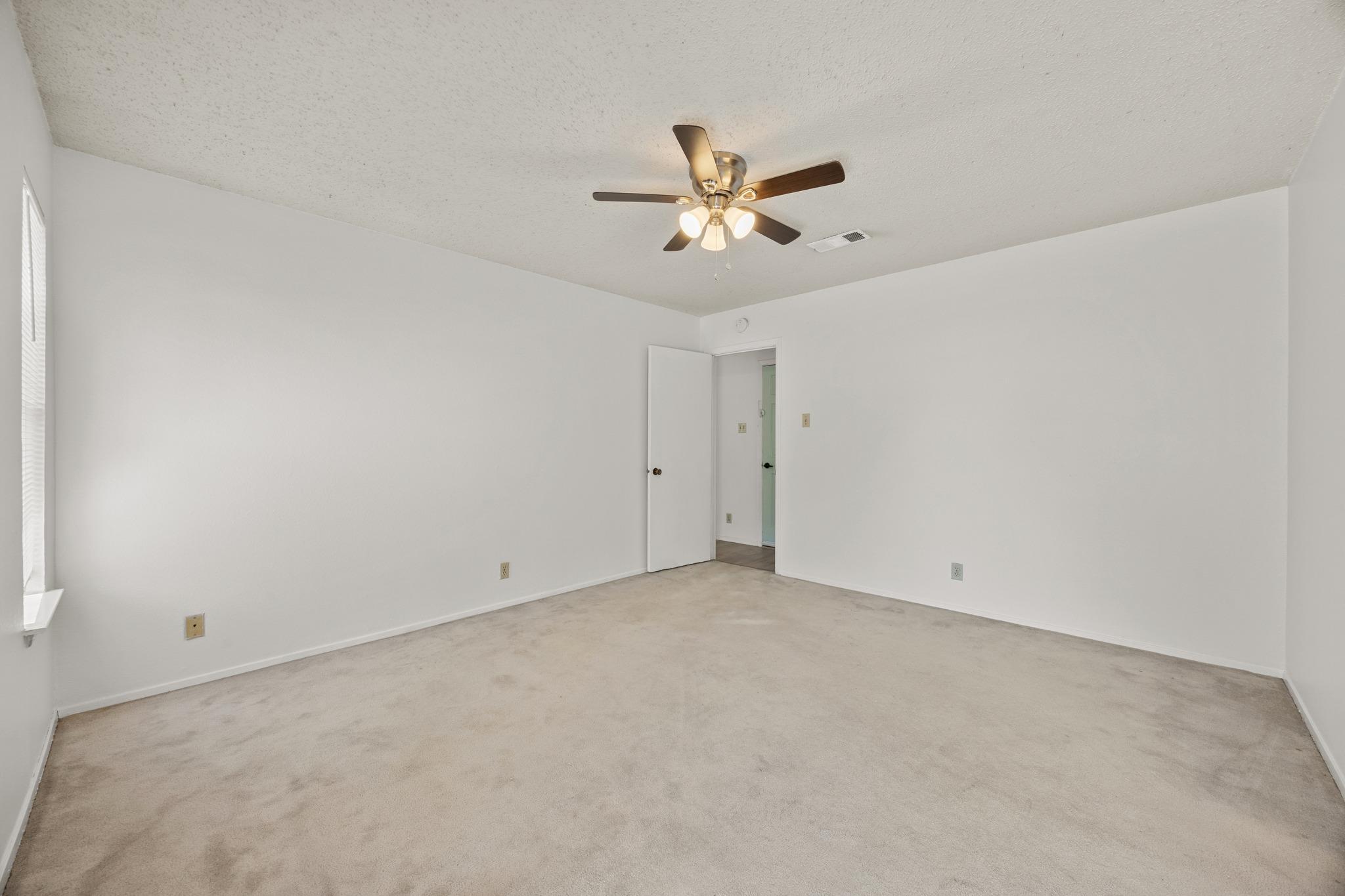 800 E Central Dr Property Photo 14