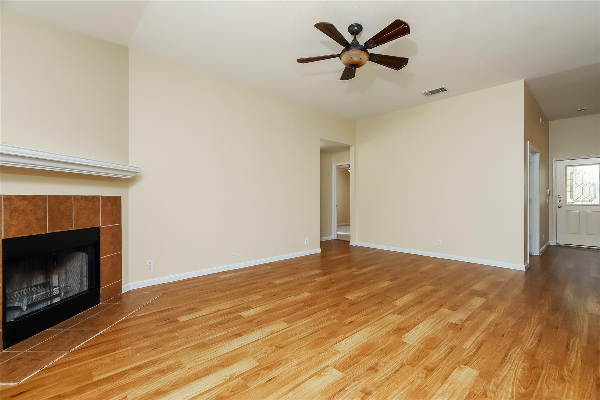 1561 Kenneys Way Property Photo 3