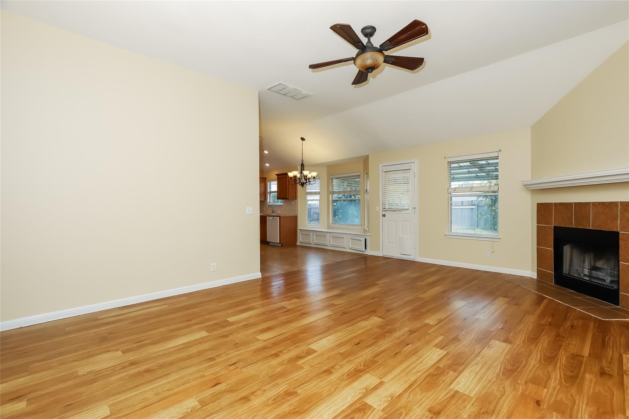 1561 Kenneys Way Property Photo 5