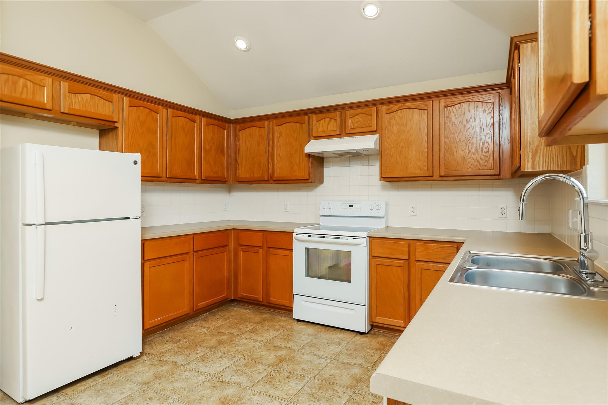 1561 Kenneys Way Property Photo 10
