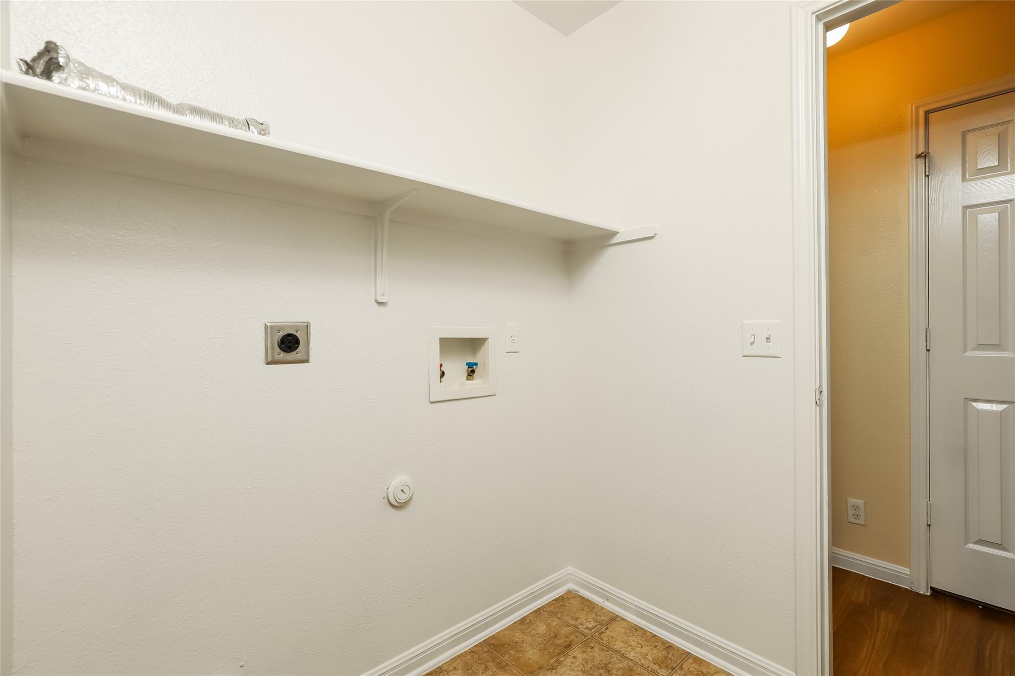 1561 Kenneys Way Property Photo 26