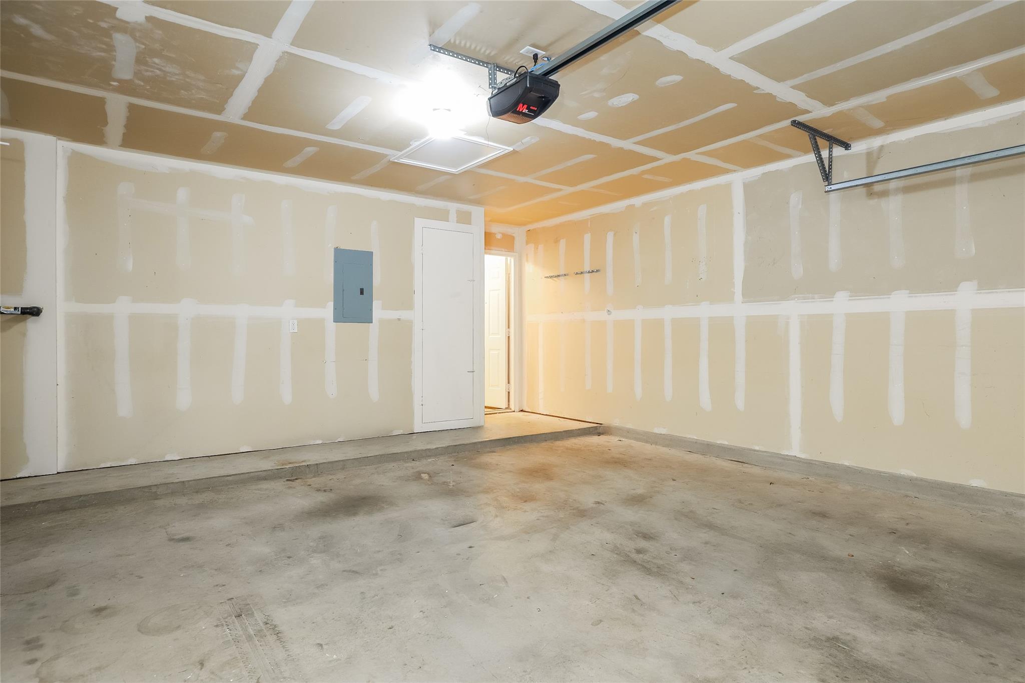 1561 Kenneys Way Property Photo 28