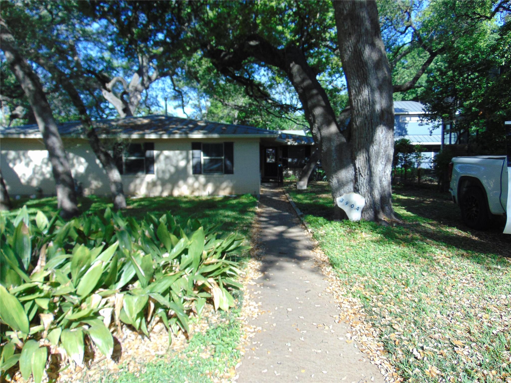 3904 Bailey Ln #b Property Photo 1