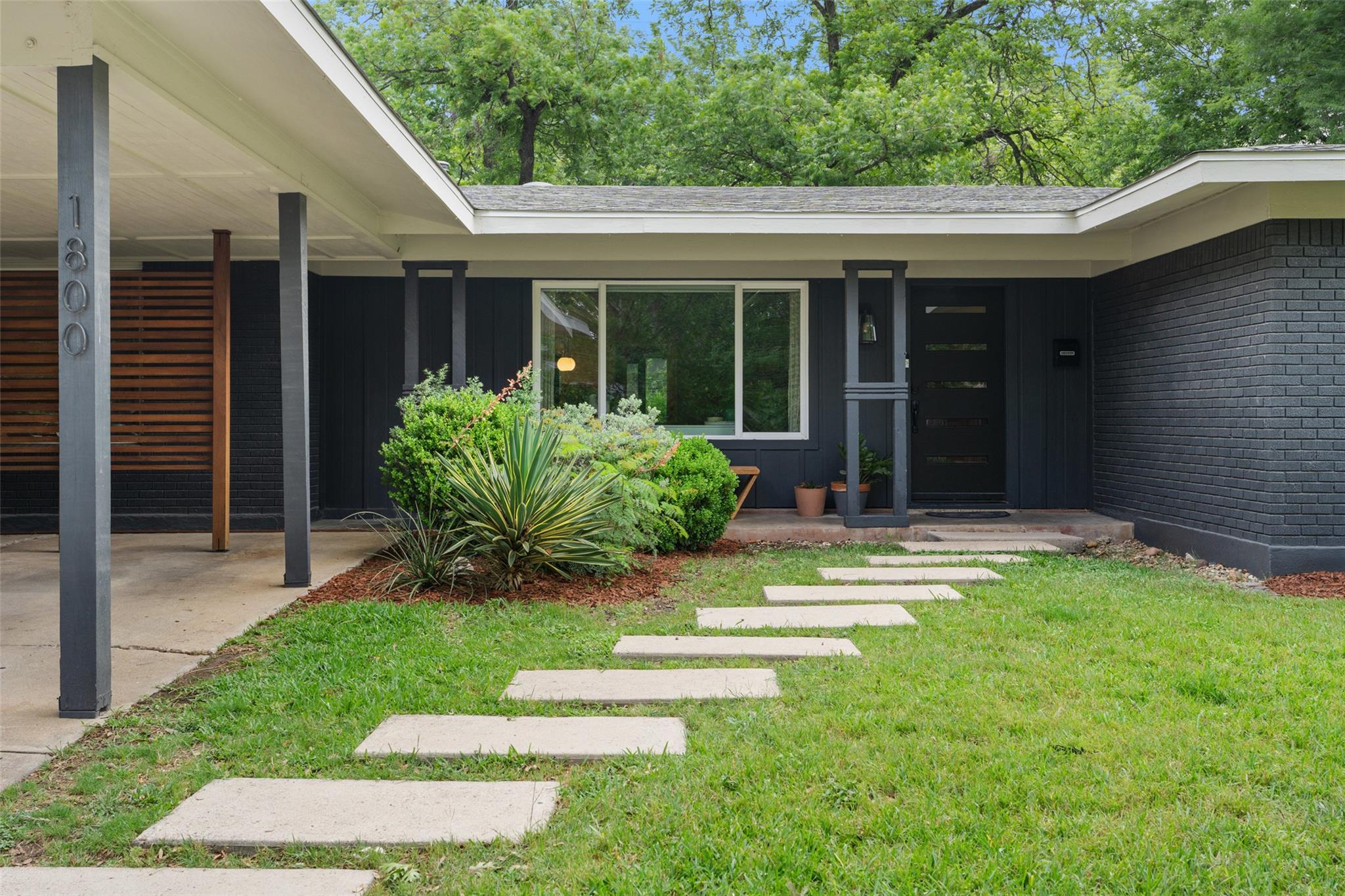 1800 Northridge Dr Property Photo 1
