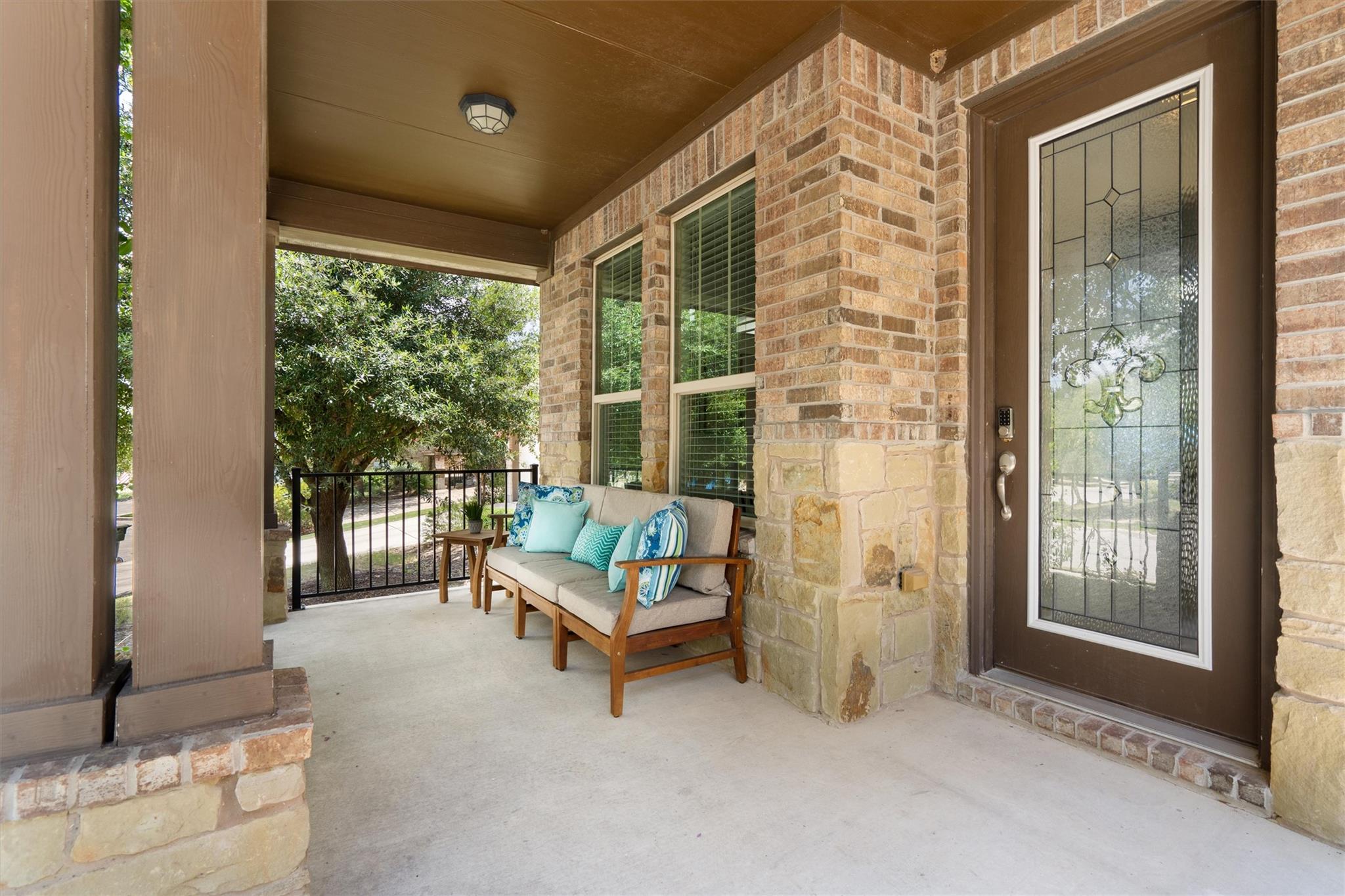 1128 Clearwing Cir Property Photo 4