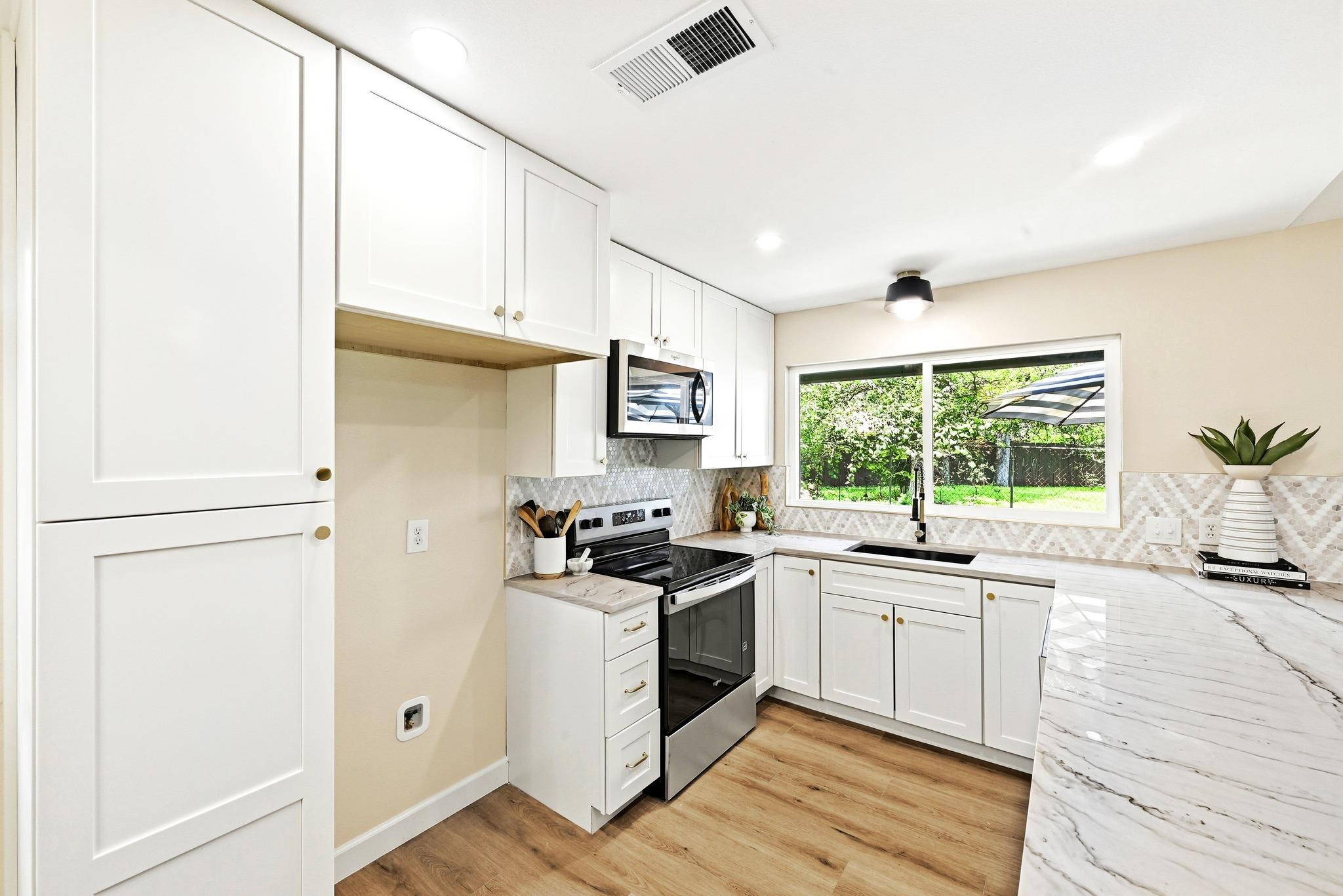 12210 Waxwing Cir Property Photo 11
