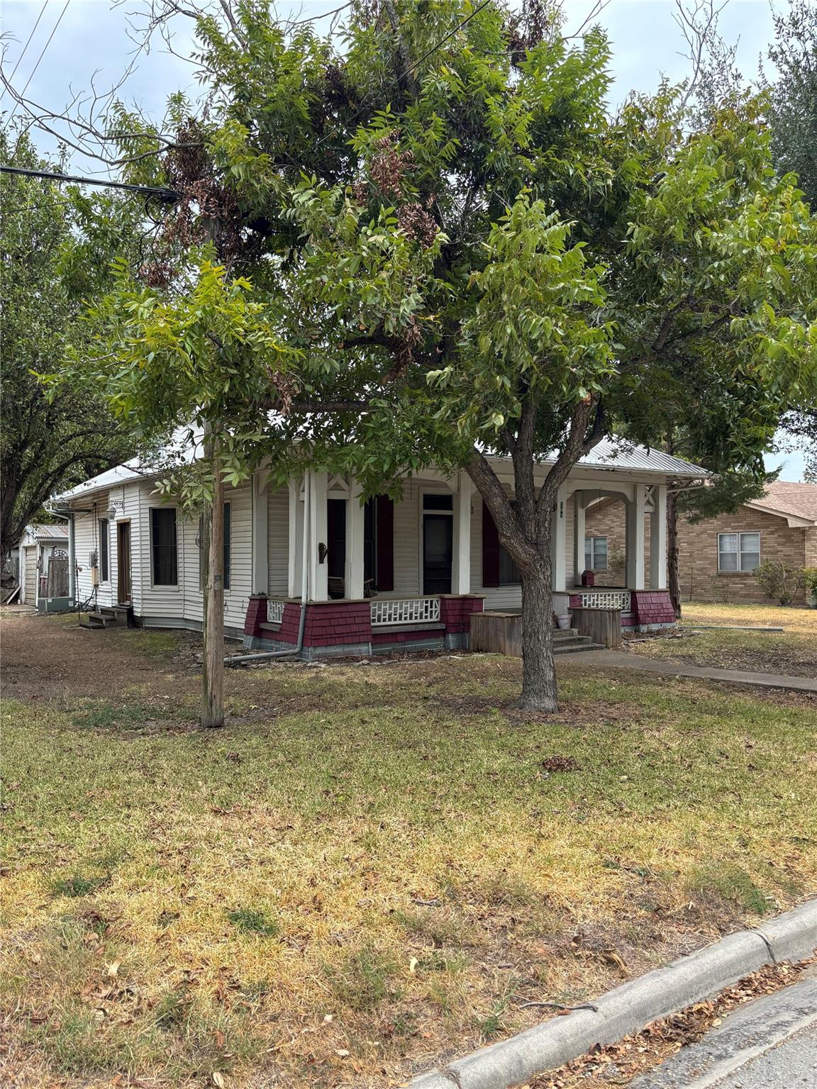 201 S Rio Grande St Property Photo 1