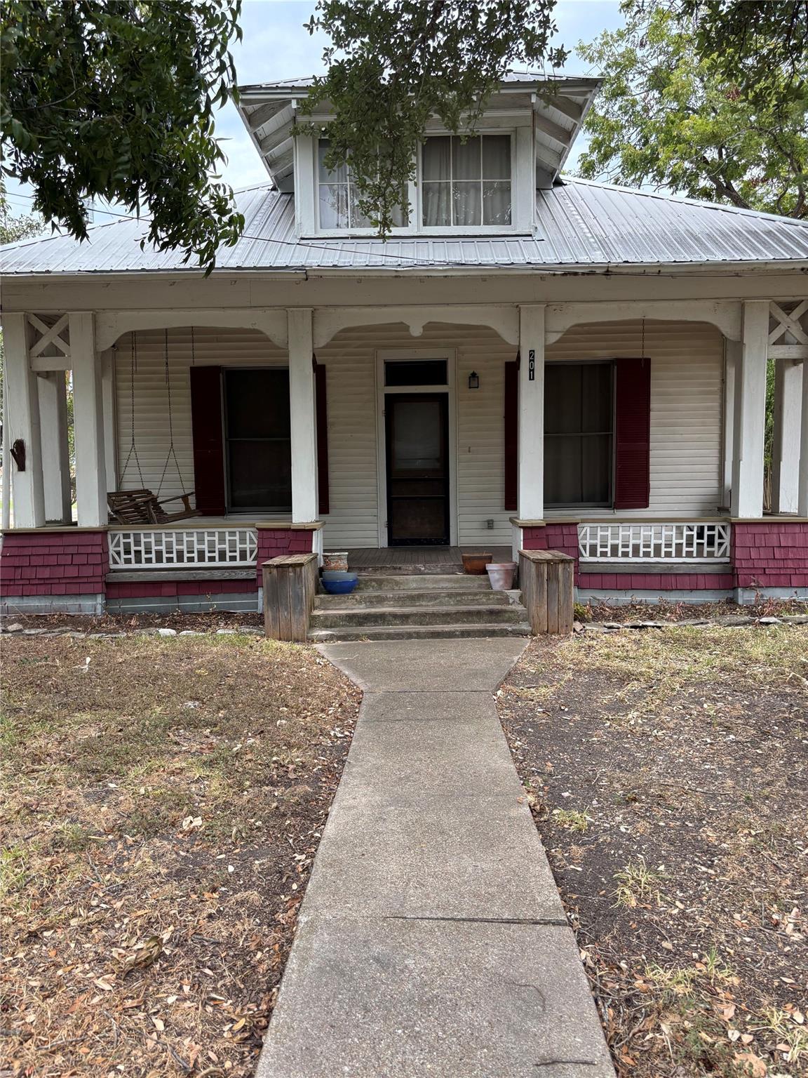 201 S Rio Grande St Property Photo 2