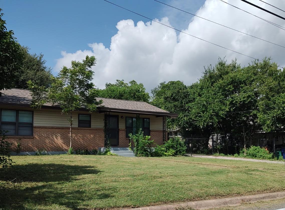 405 Oertli Ln Property Photo 1