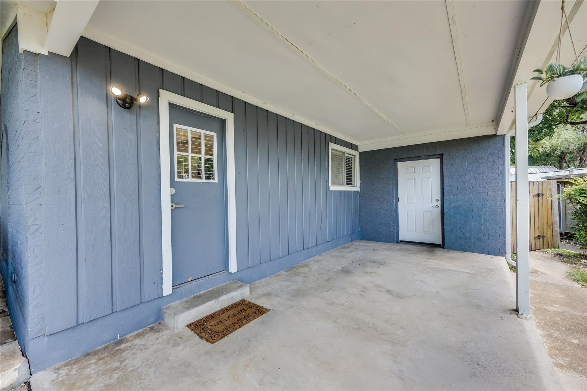 8803 Westover Club Dr #b Property Photo 3