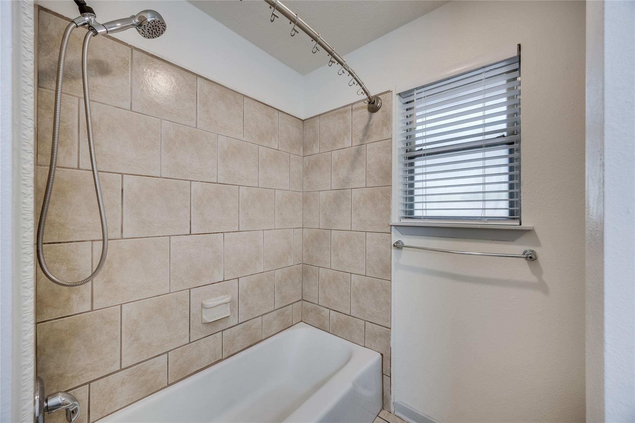 8803 Westover Club Dr #b Property Photo 20