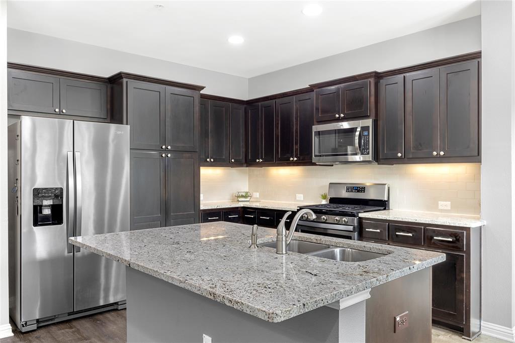 13800 Lyndhurst St #184 Property Photo 6