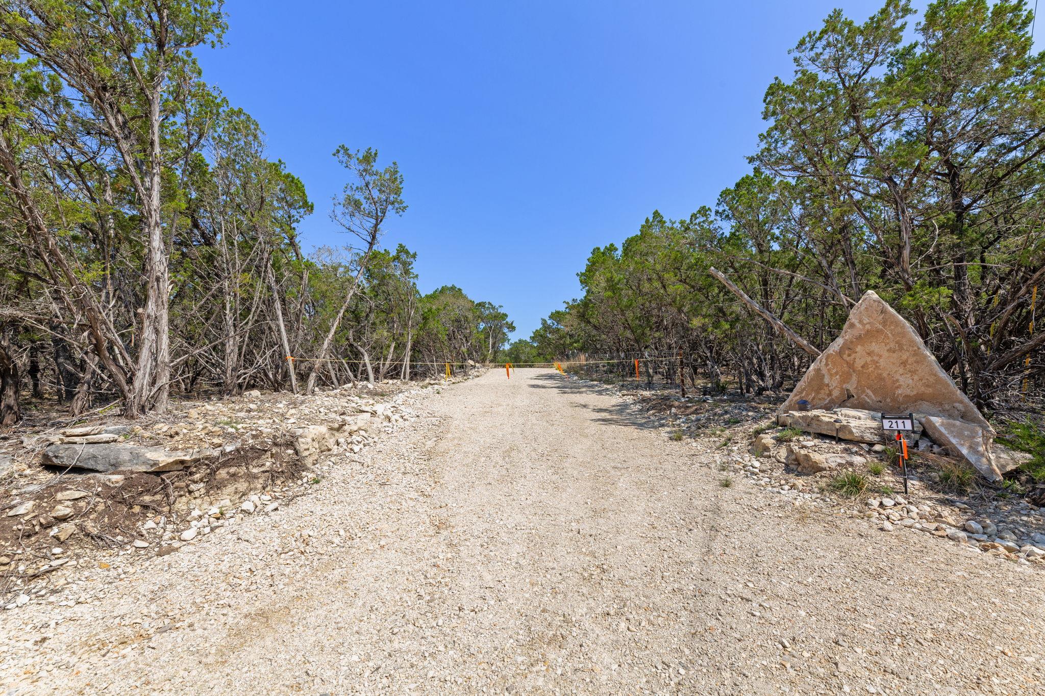 211 Hoots Holler Property Photo 5