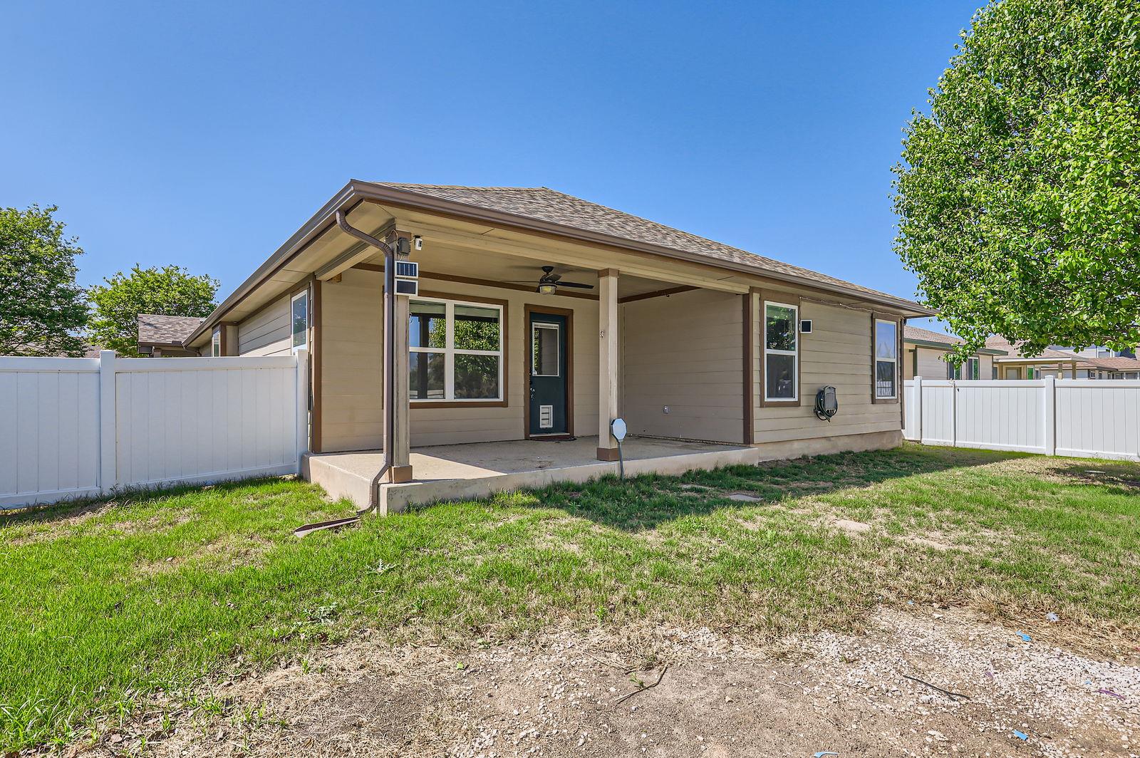 18203 Bandelier Dr Property Photo 30
