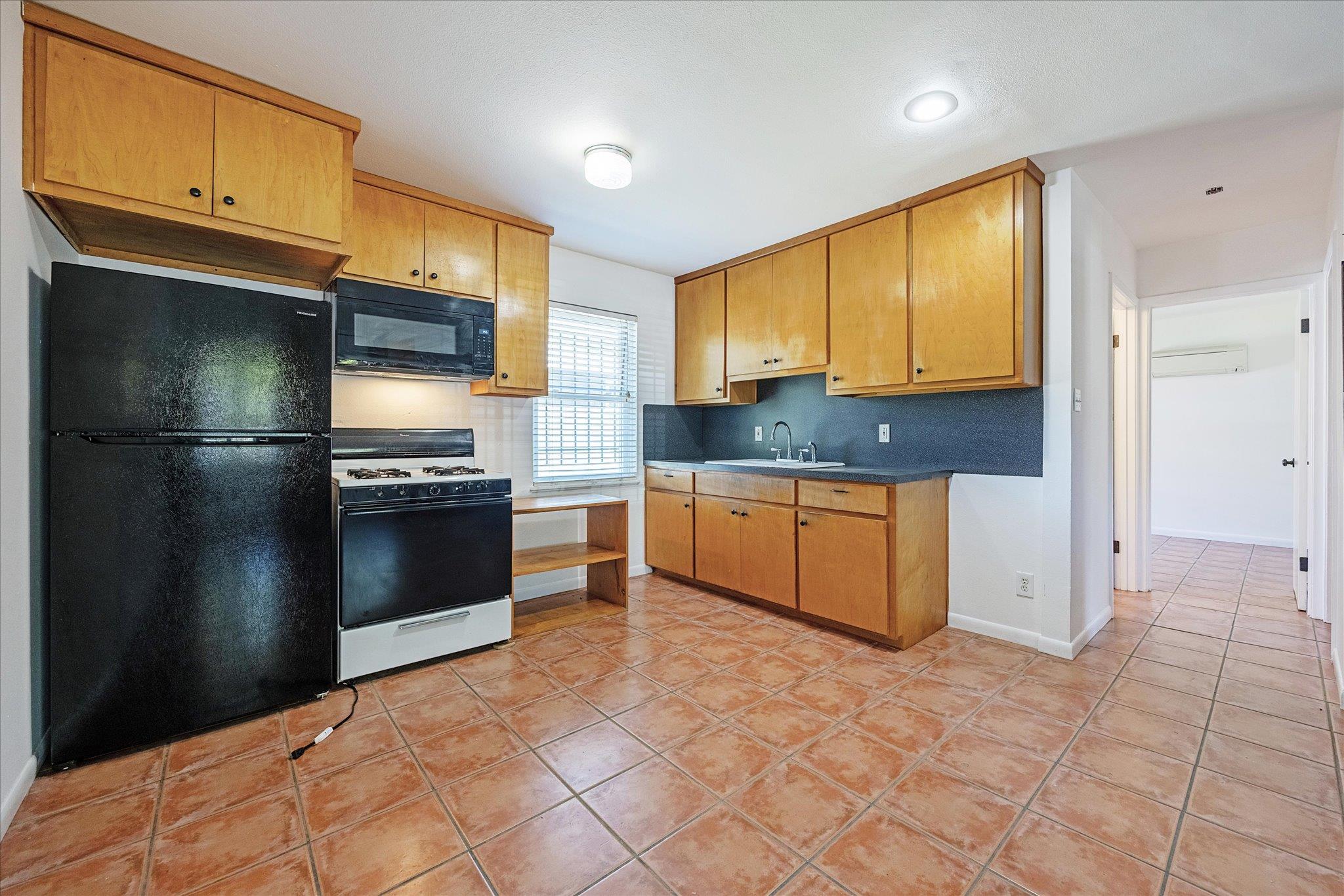 6700 Galindo St Property Photo 4