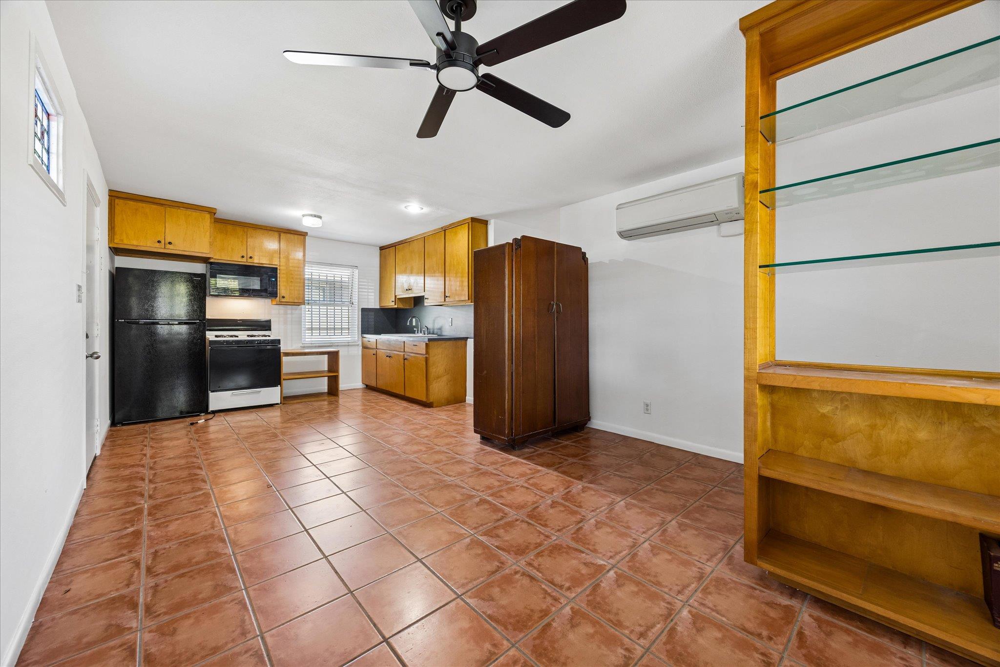 6700 Galindo St Property Photo 5
