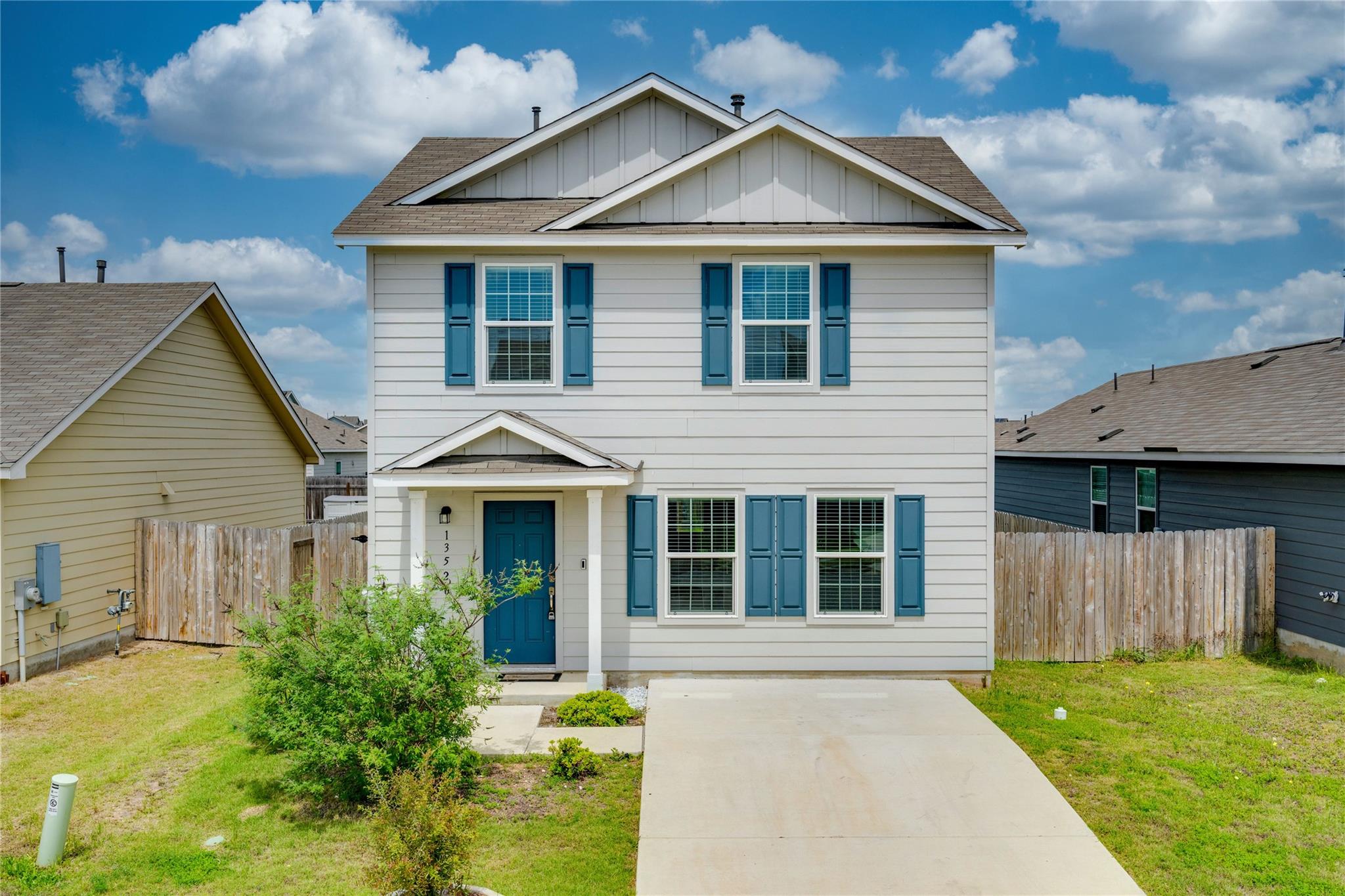 13520 Knights Branch Dr Property Photo 1