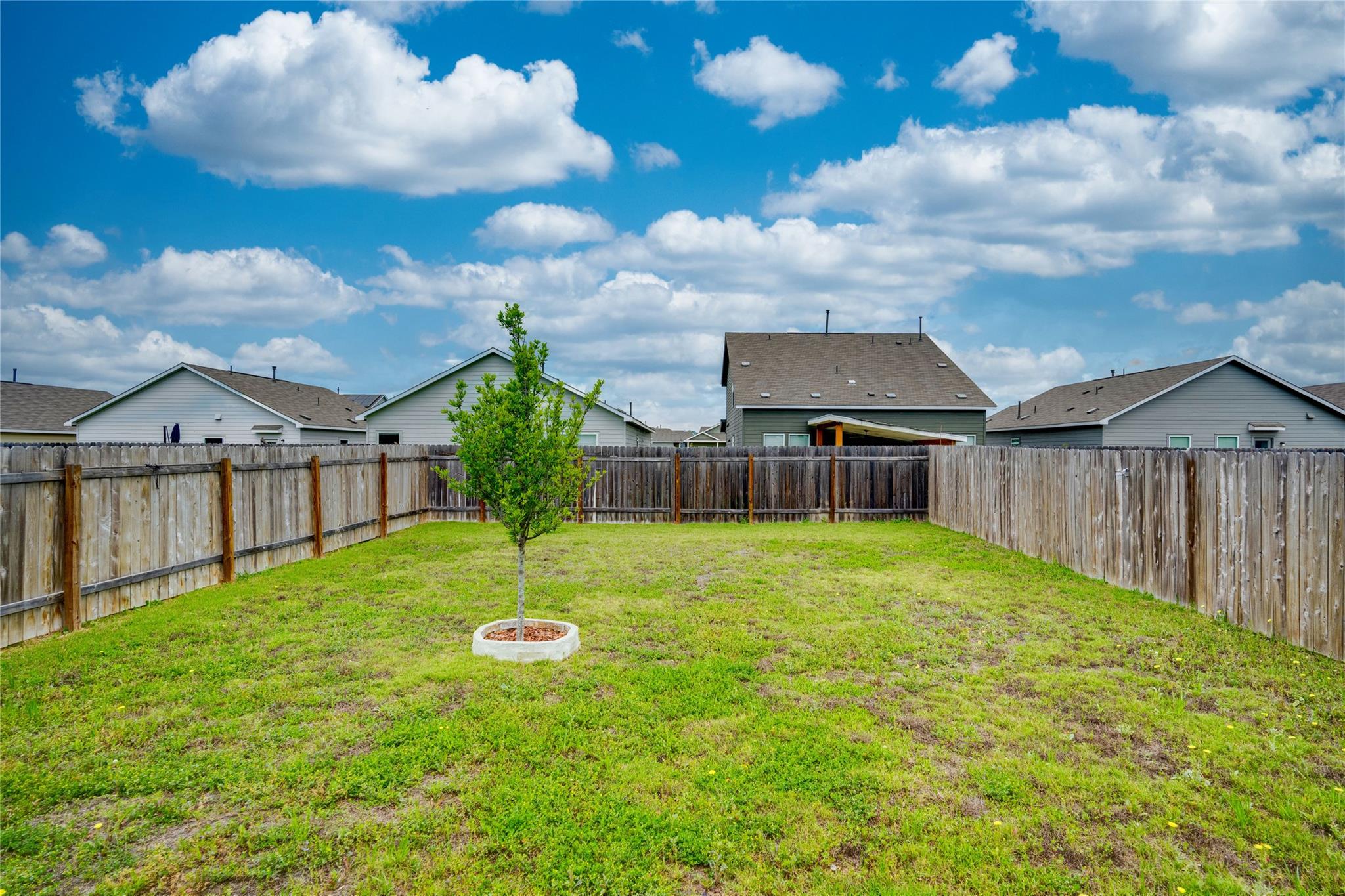 13520 Knights Branch Dr Property Photo 16