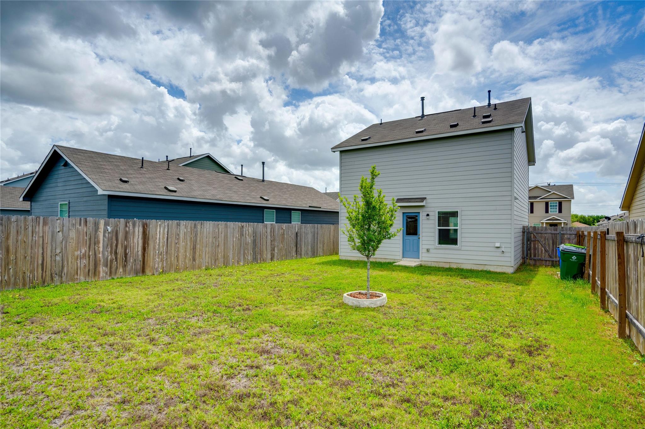 13520 Knights Branch Dr Property Photo 17