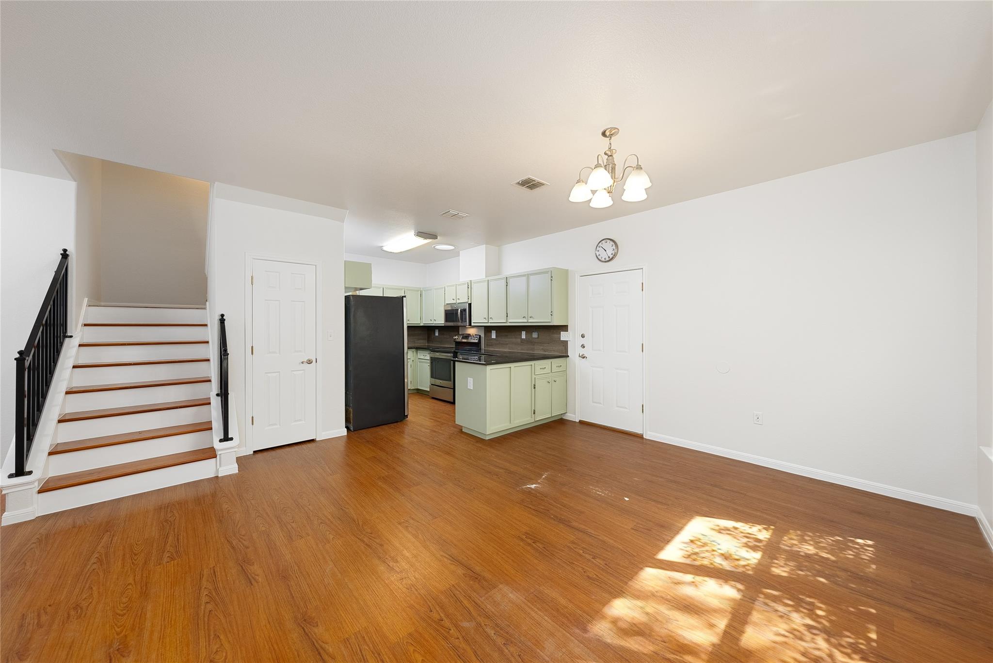 4505 Red River St ##b Property Photo 2