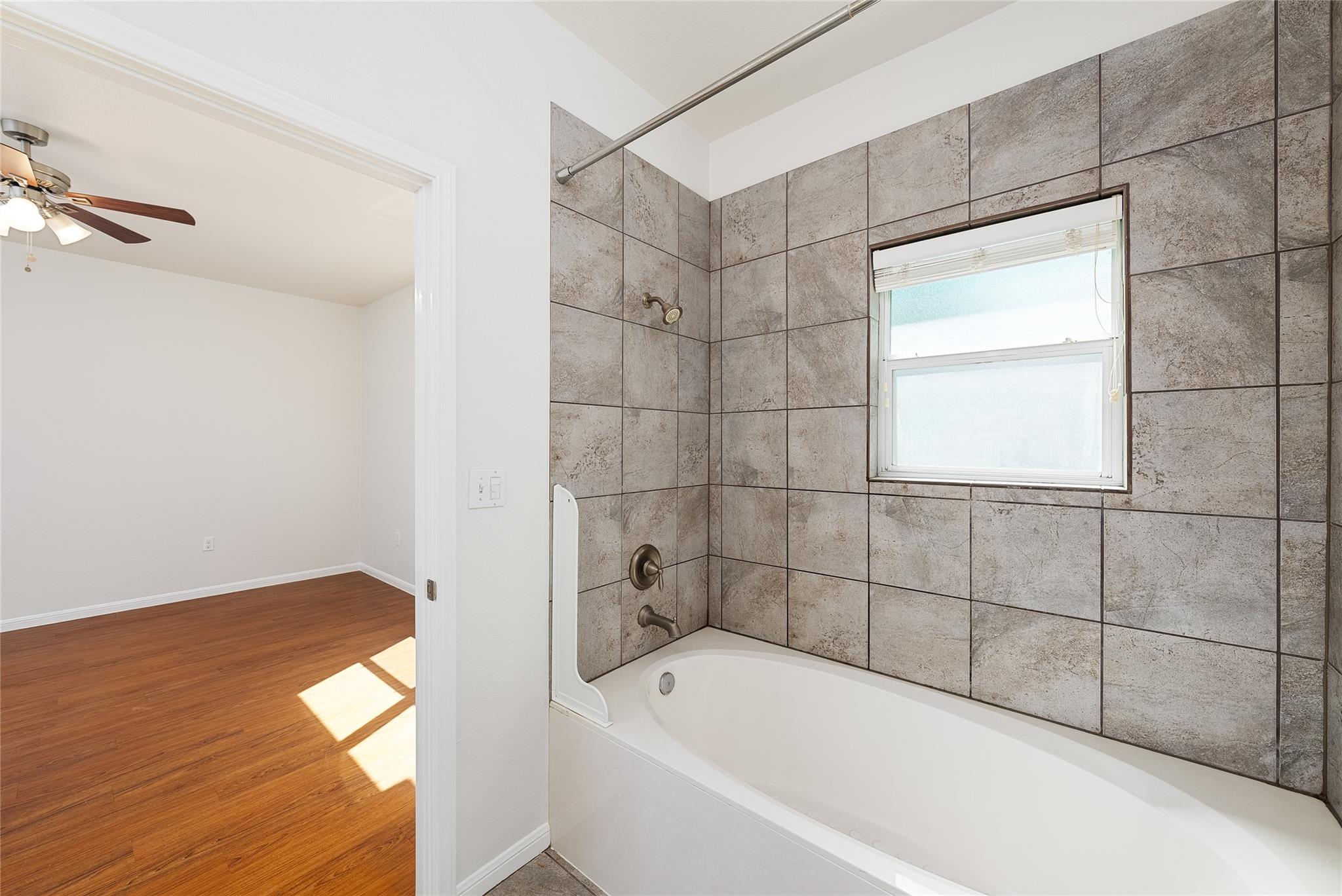 4505 Red River St ##b Property Photo 15