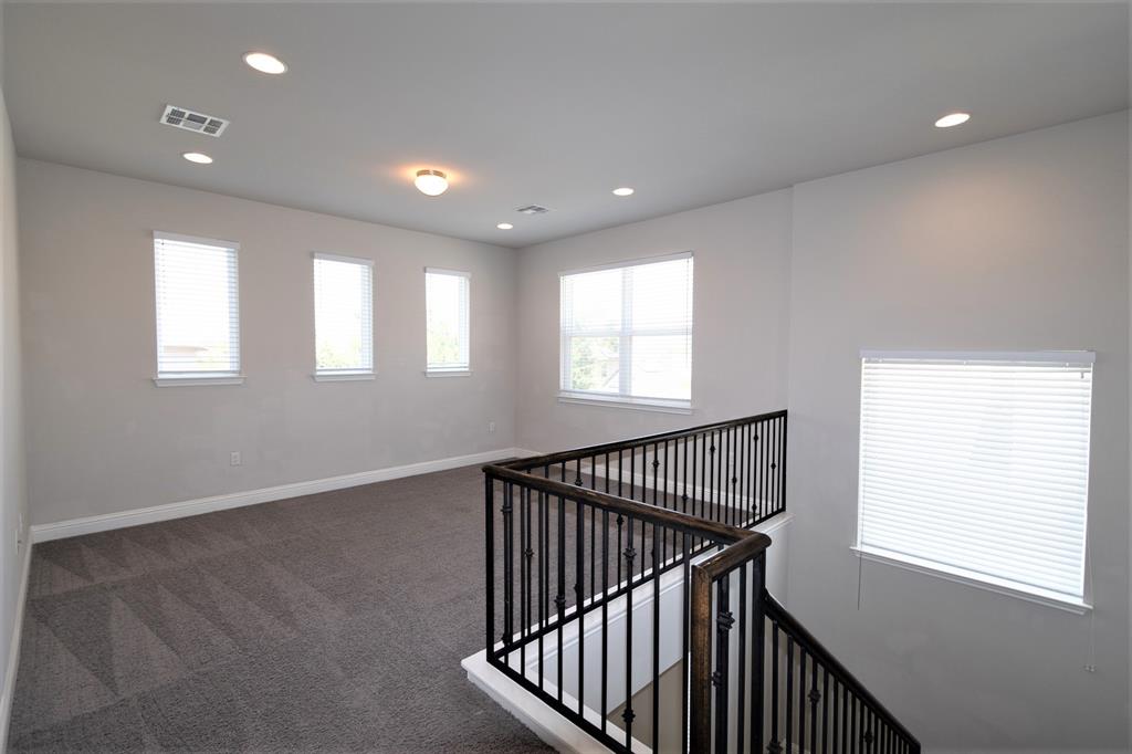 6716 Vitruvius Dr Property Photo 16